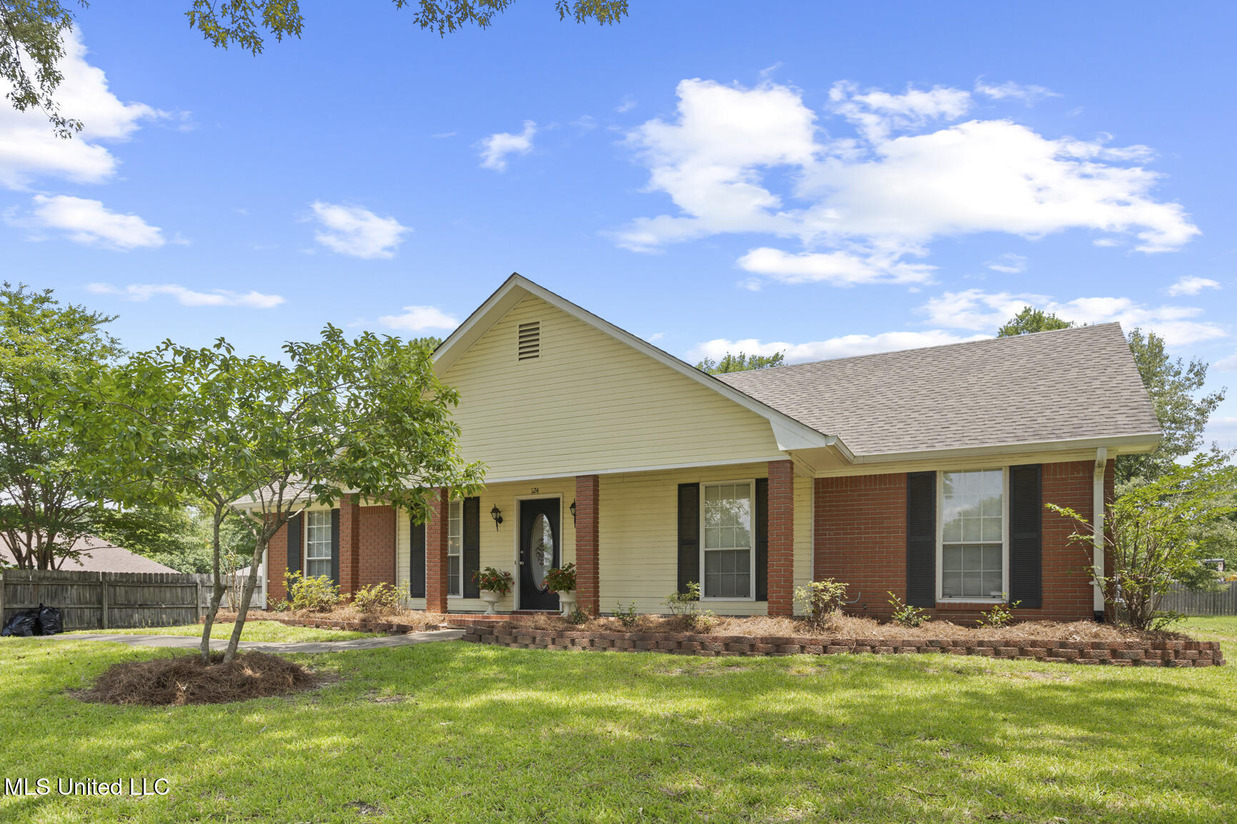 124 Azalea Circle Property Photo