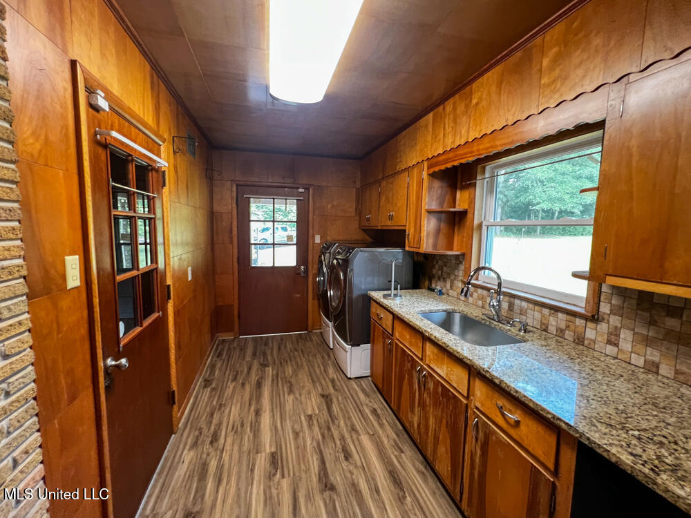 5293 Highway 198 E Property Photo 7