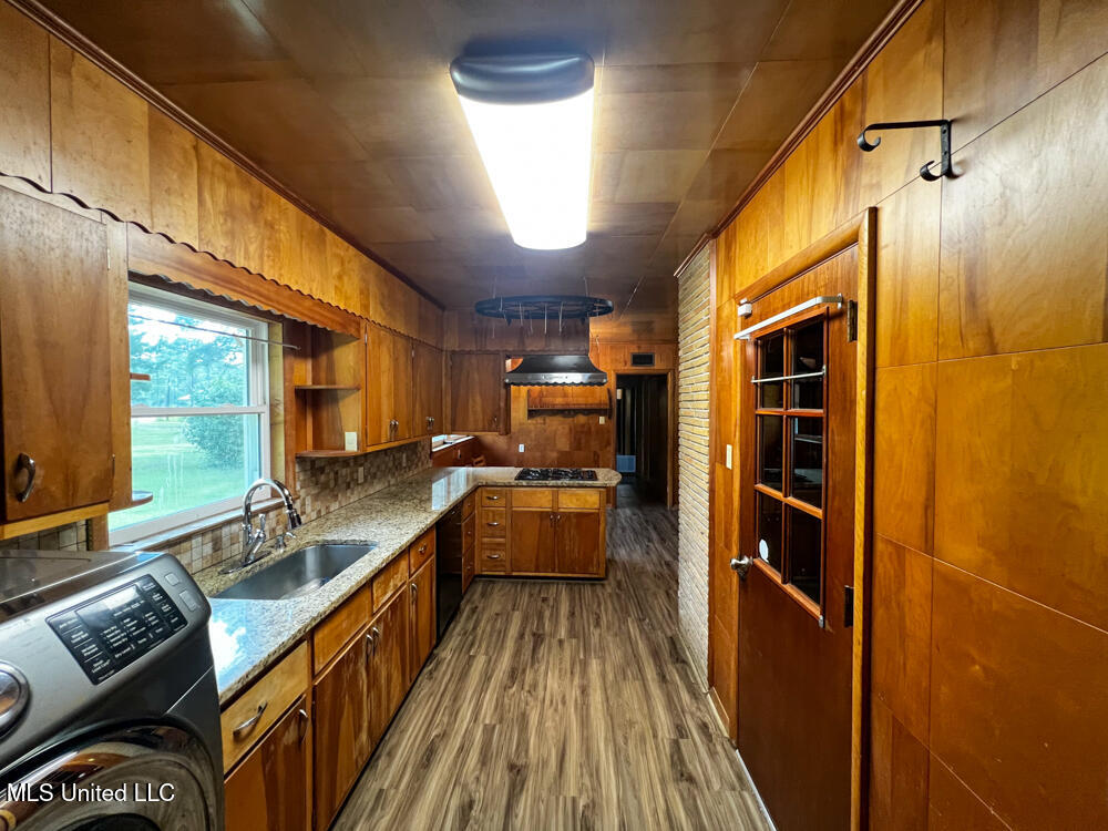 5293 Highway 198 E Property Photo 9