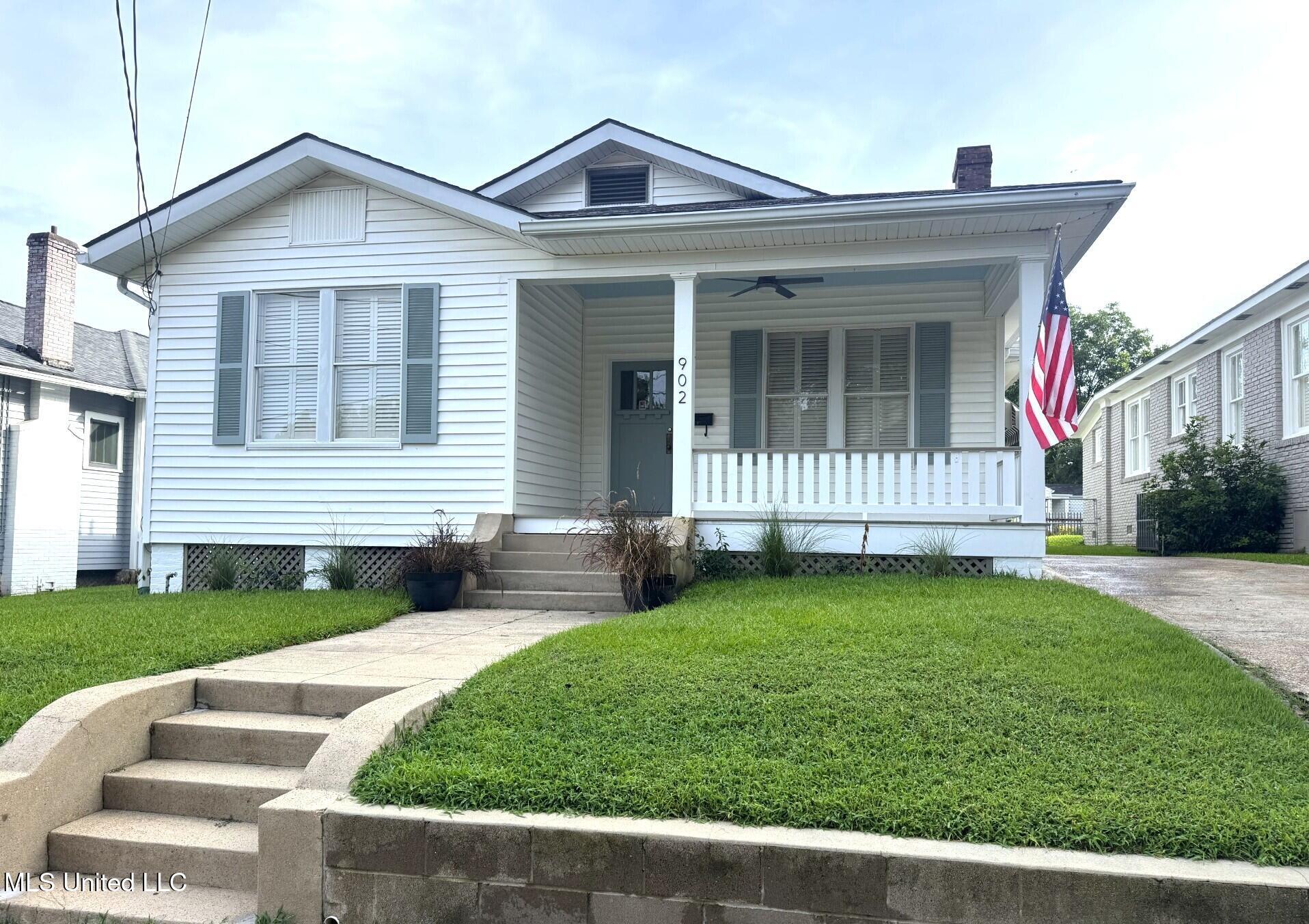 902 Washington Street Property Photo 1
