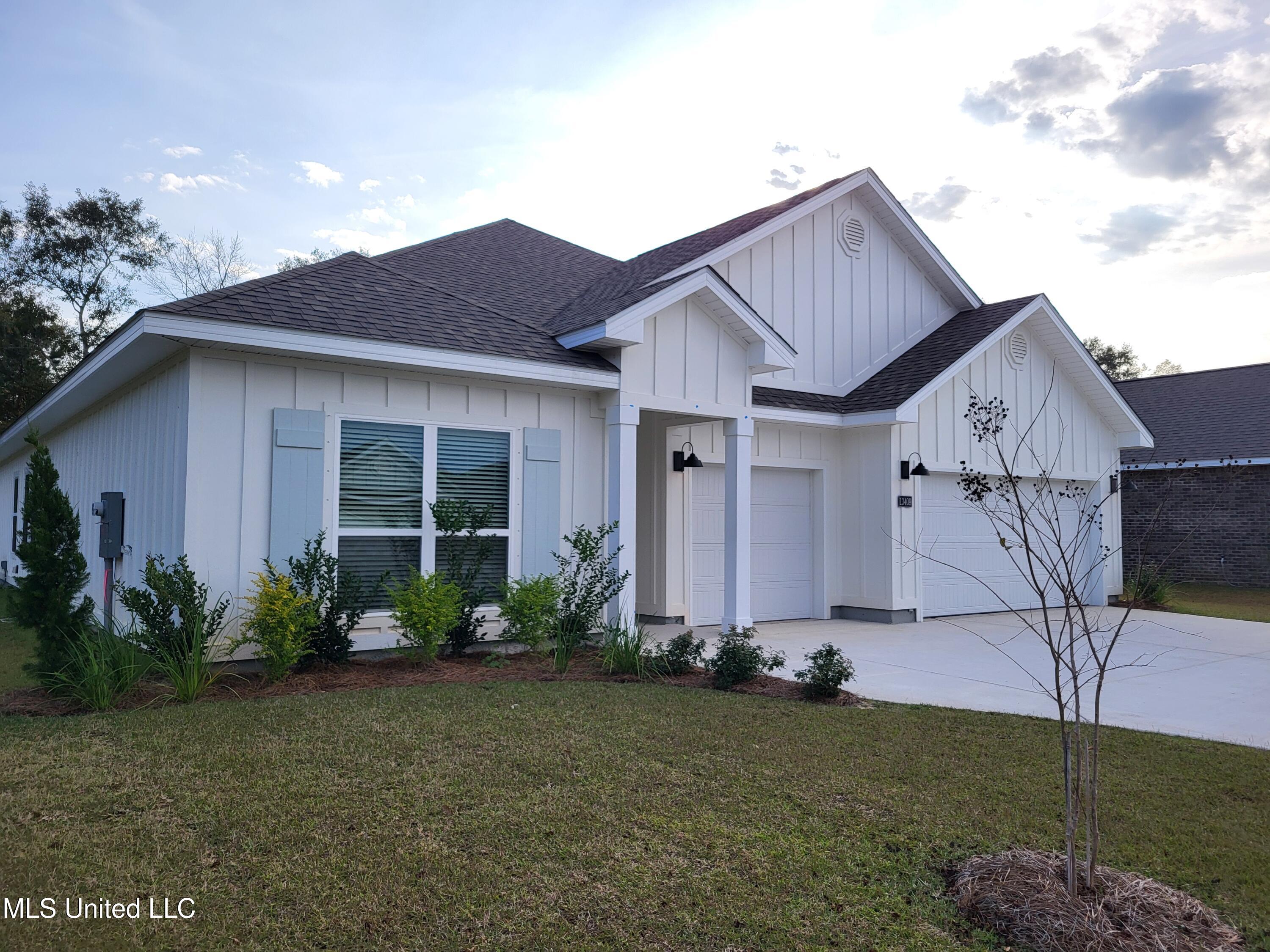 13409 Crane Drive Property Photo 1