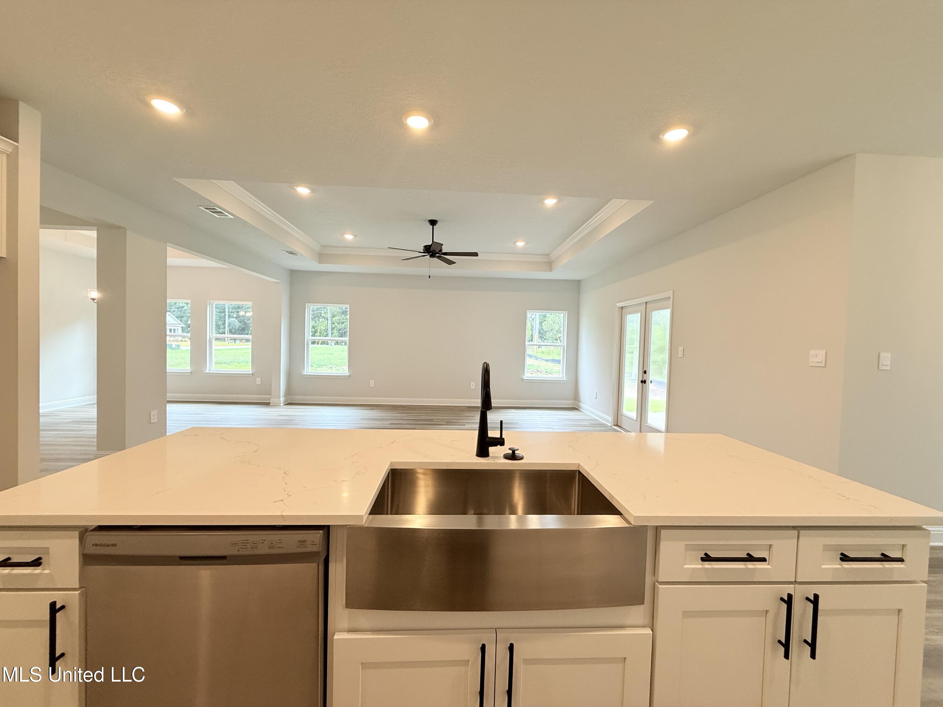 13409 Crane Drive Property Photo 4