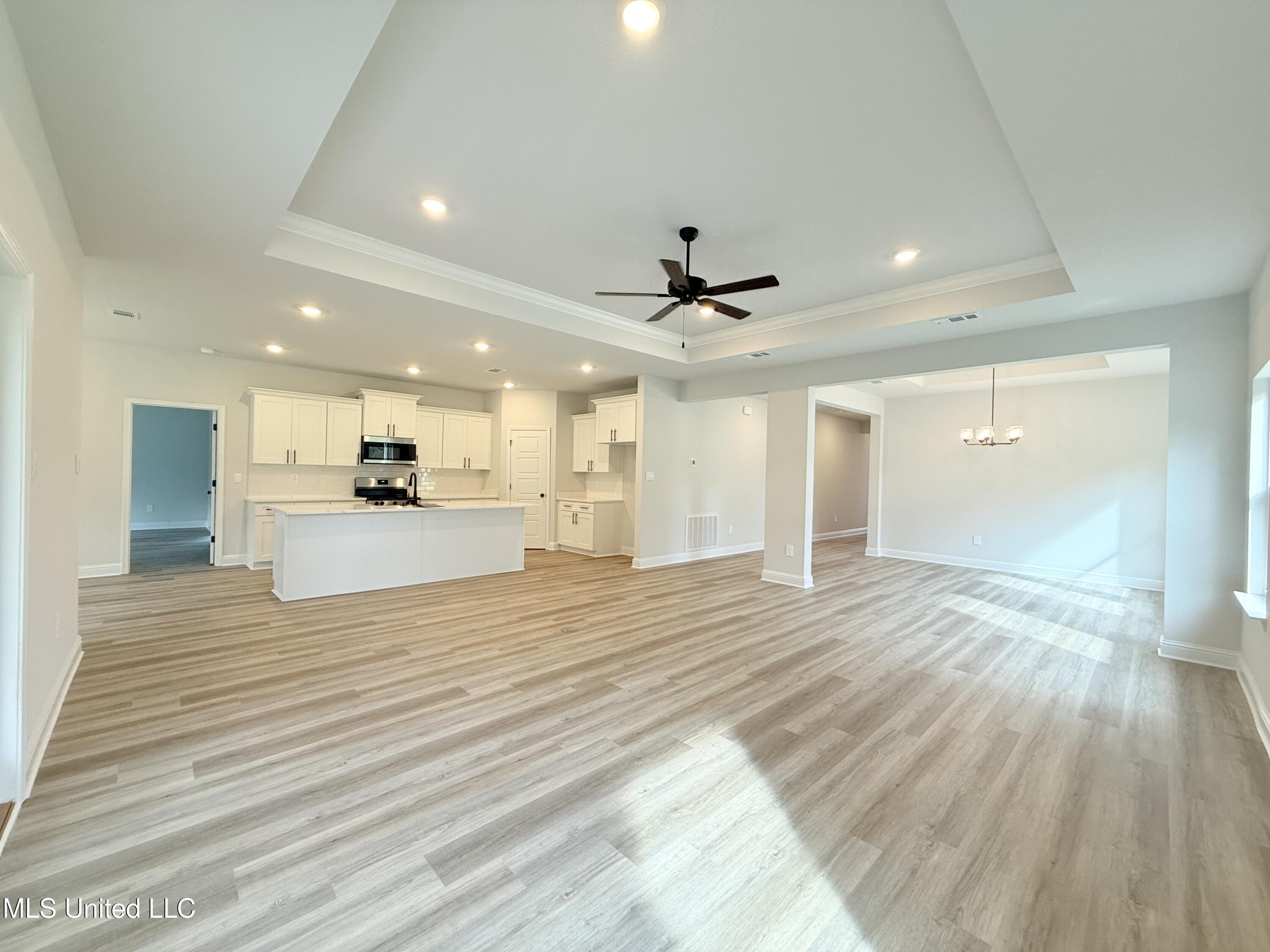 13409 Crane Drive Property Photo 6