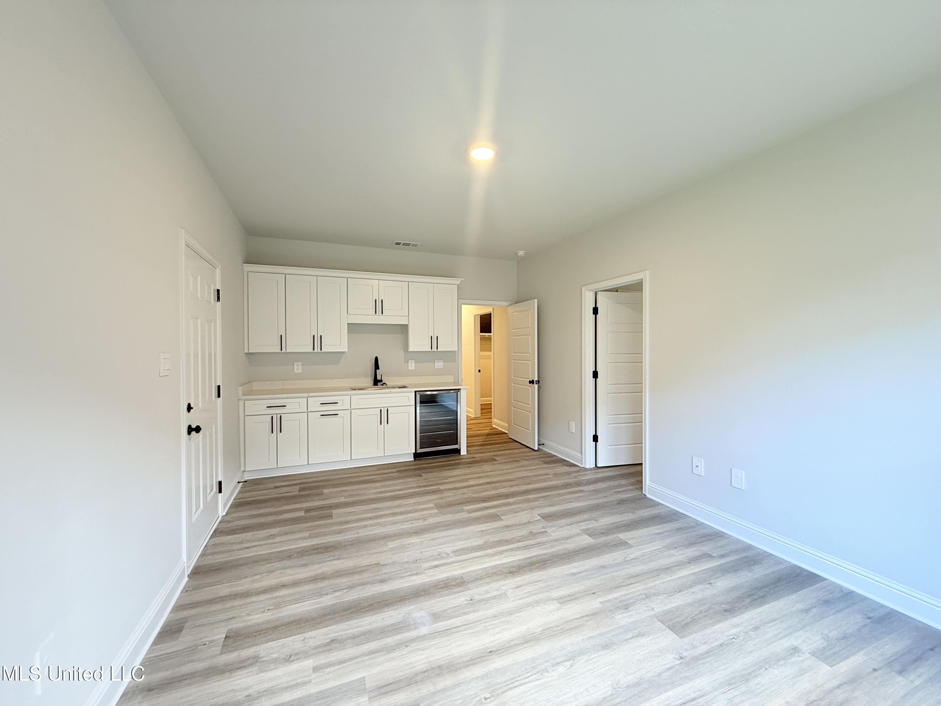 13409 Crane Drive Property Photo 7