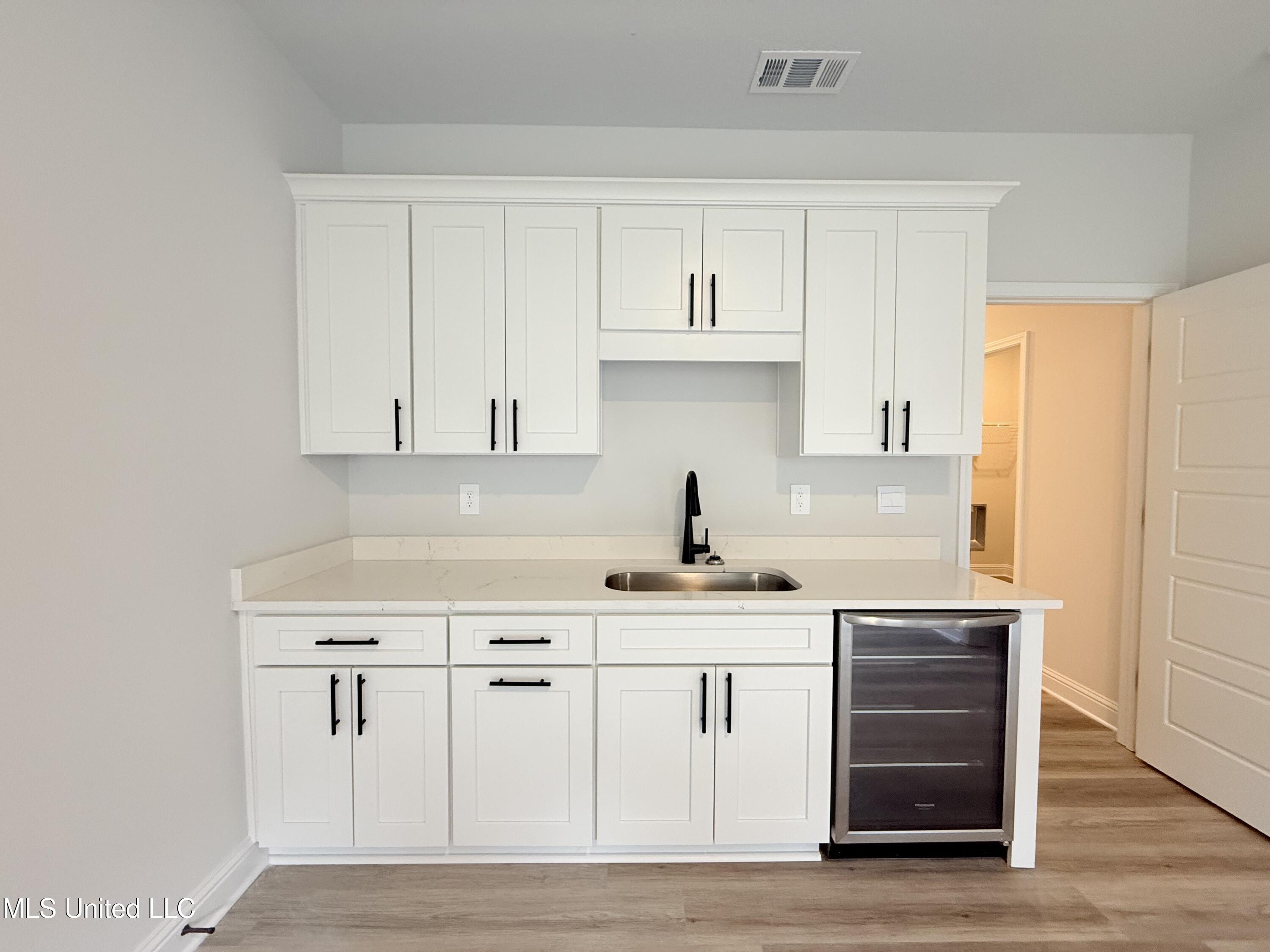 13409 Crane Drive Property Photo 8