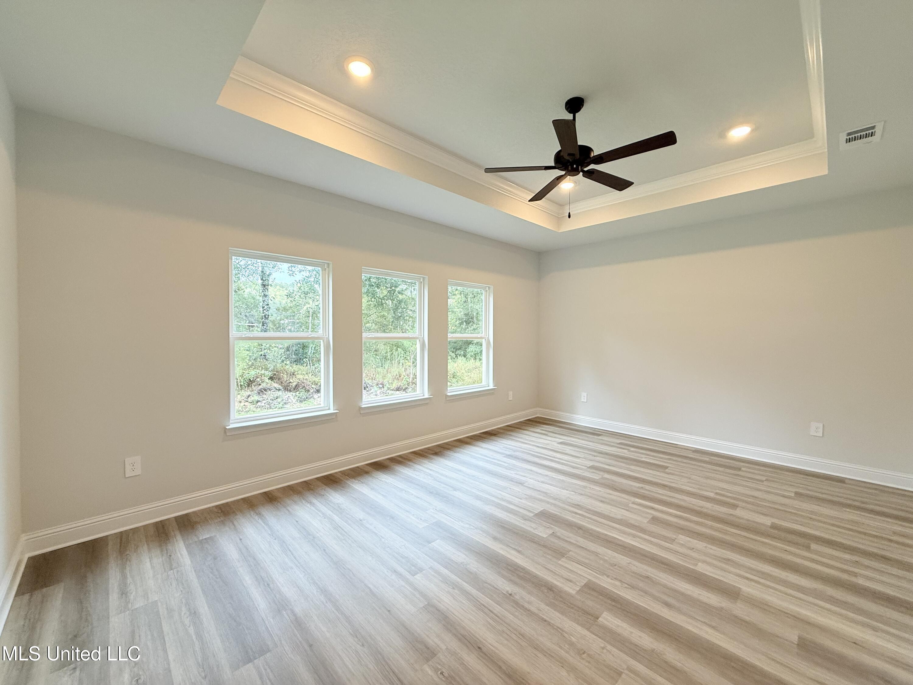 13409 Crane Drive Property Photo 10