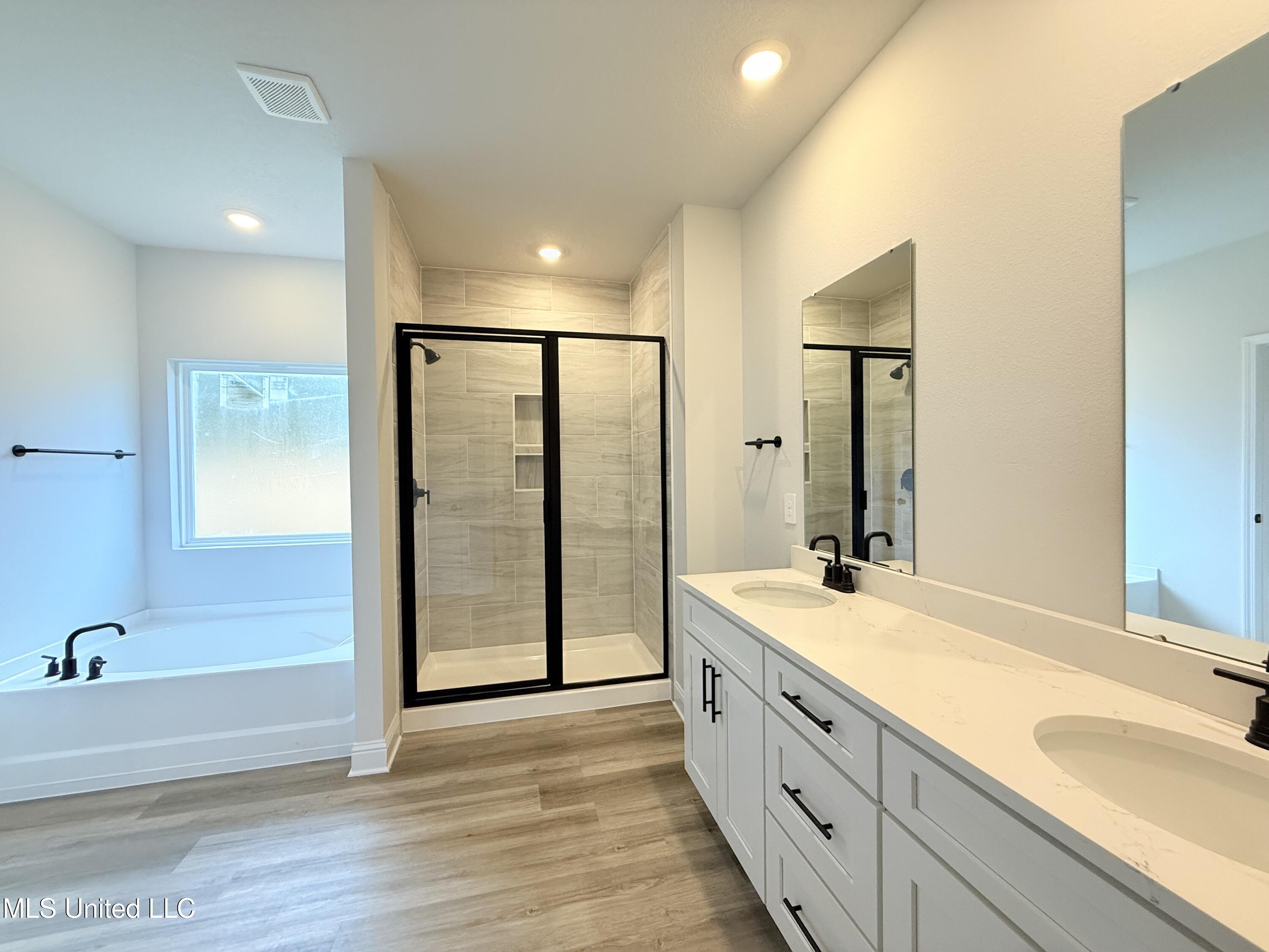 13409 Crane Drive Property Photo 11