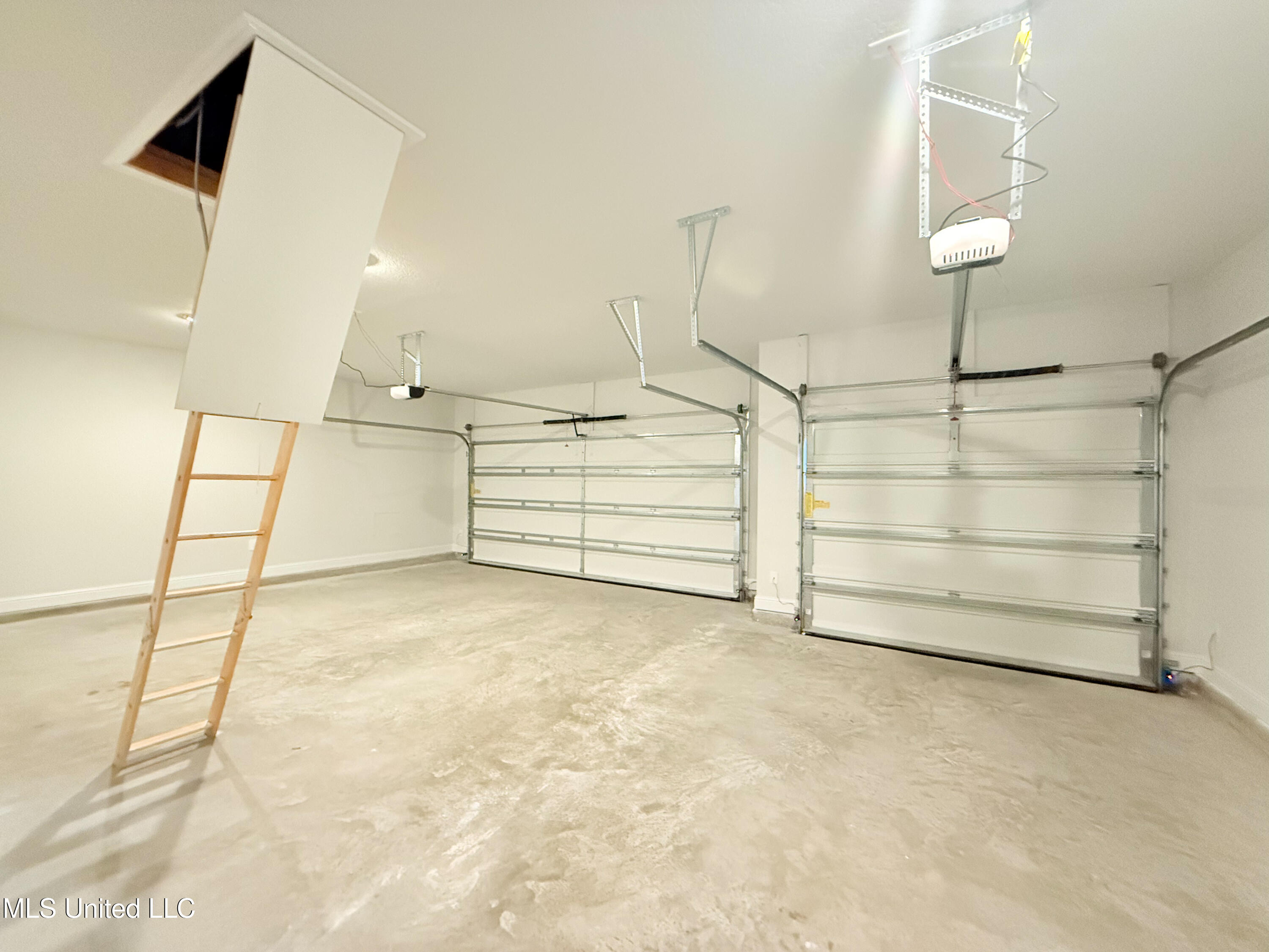 13409 Crane Drive Property Photo 23