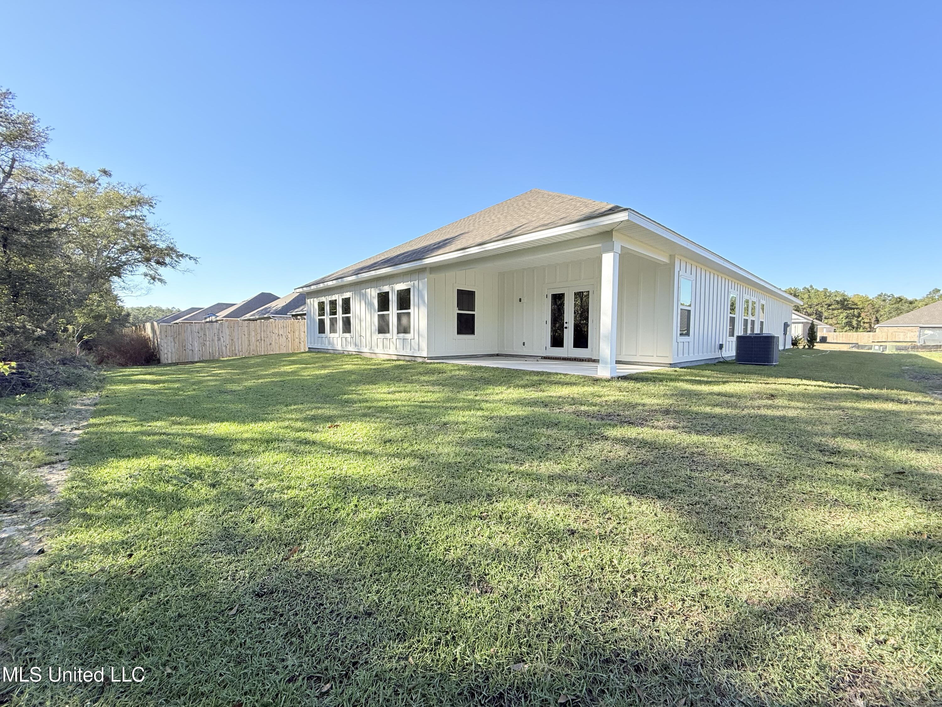 13409 Crane Drive Property Photo 24