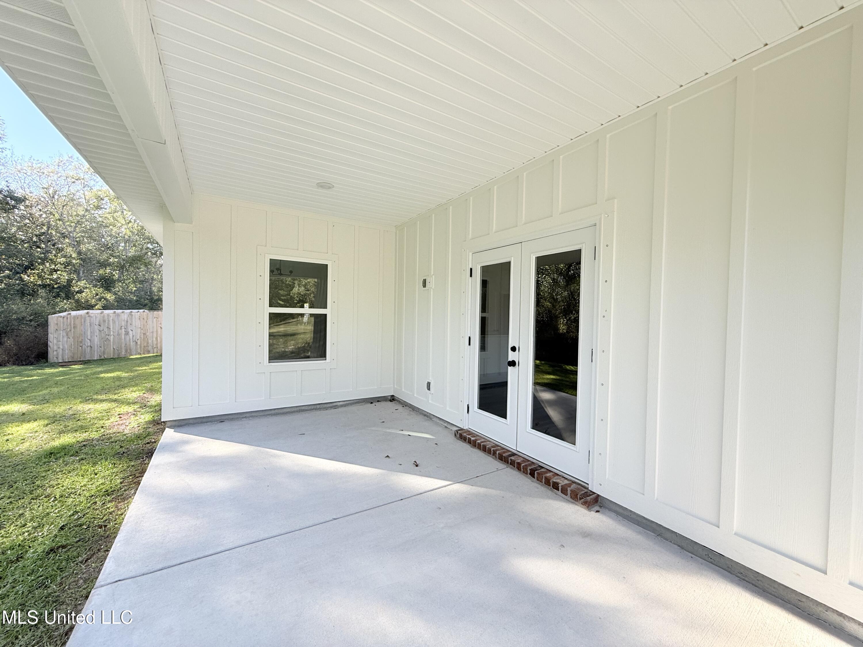13409 Crane Drive Property Photo 28