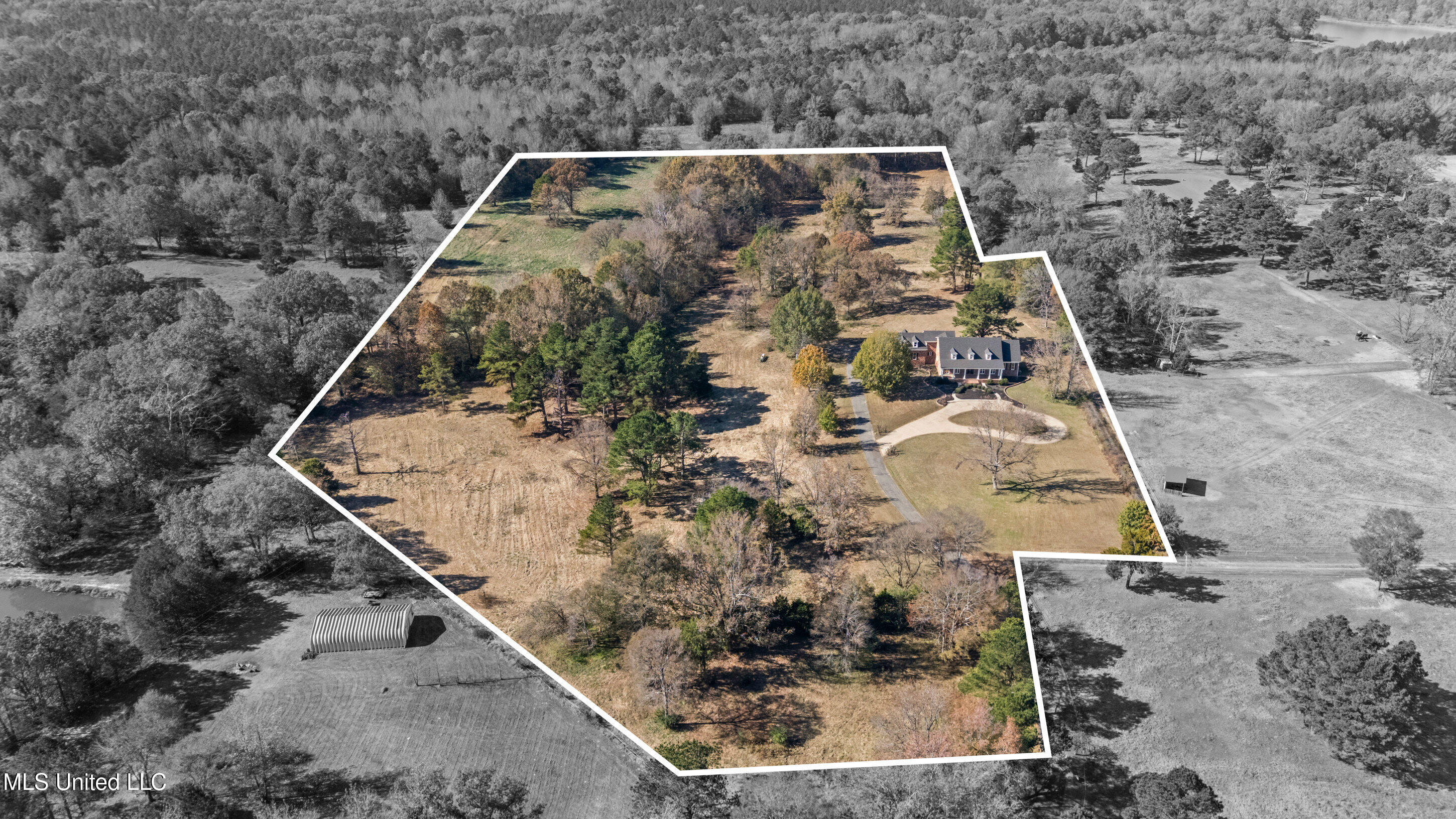 1594 Victoria Road Property Photo 6