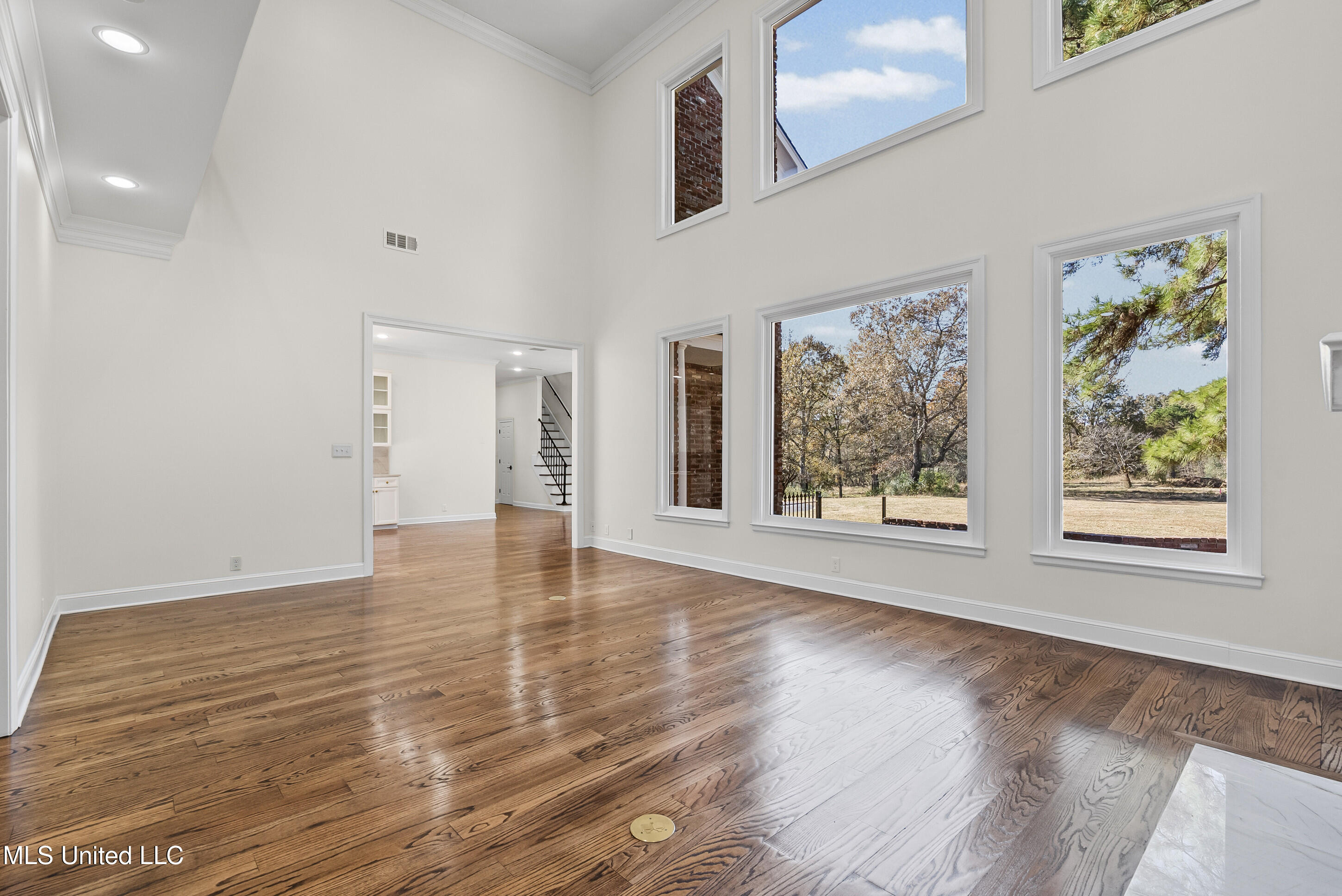 1594 Victoria Road Property Photo 12