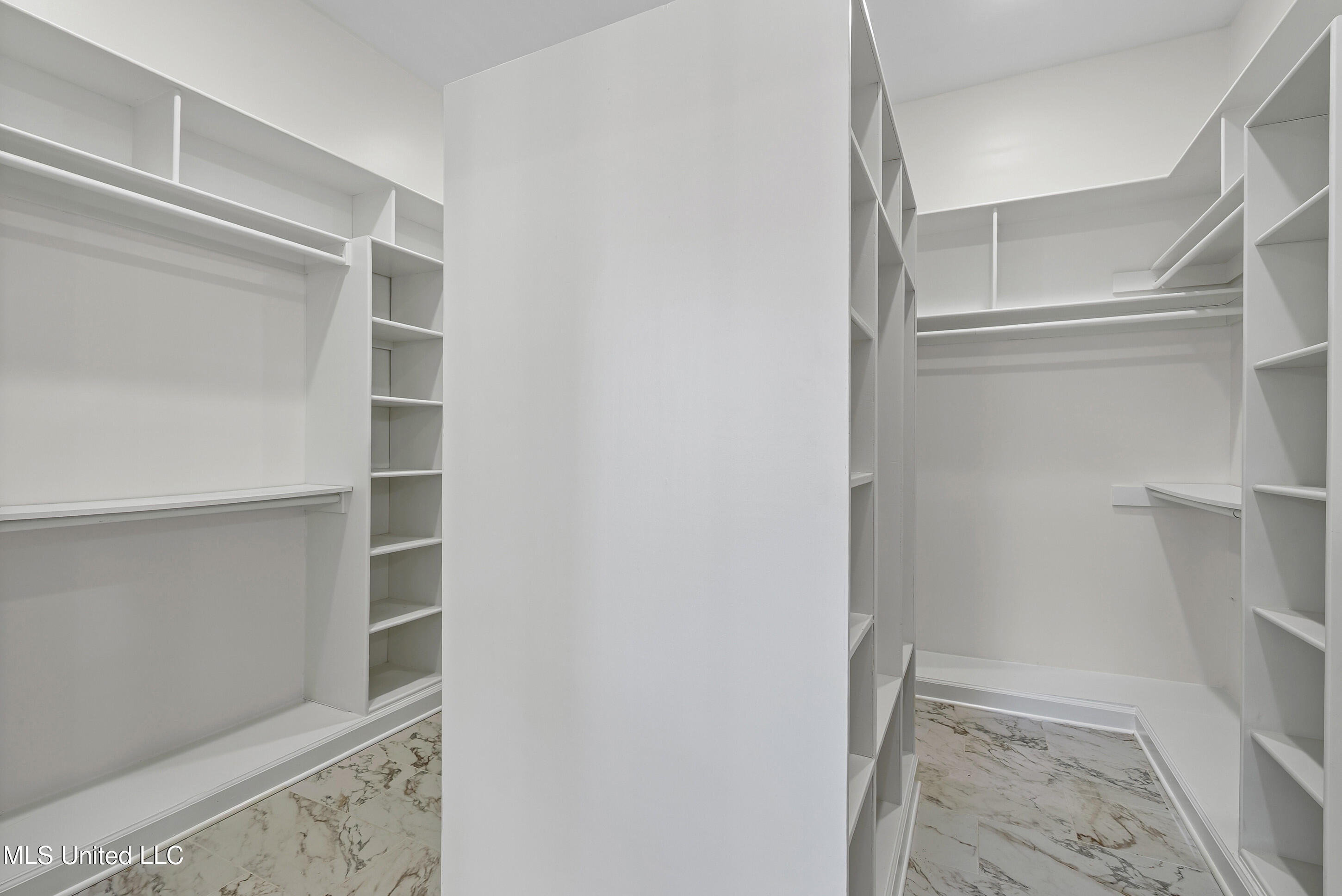 1594 Victoria Road Property Photo 25