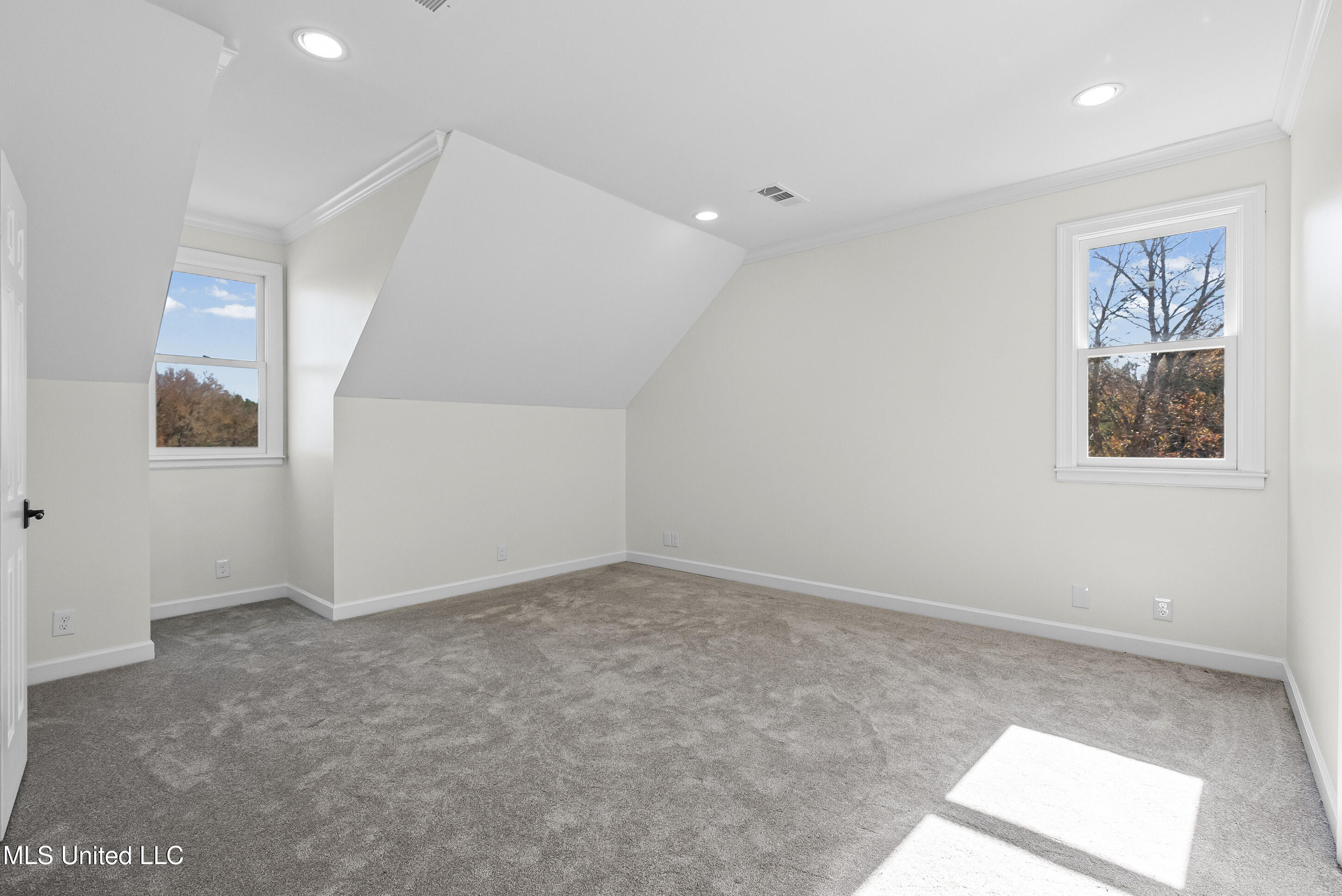 1594 Victoria Road Property Photo 36