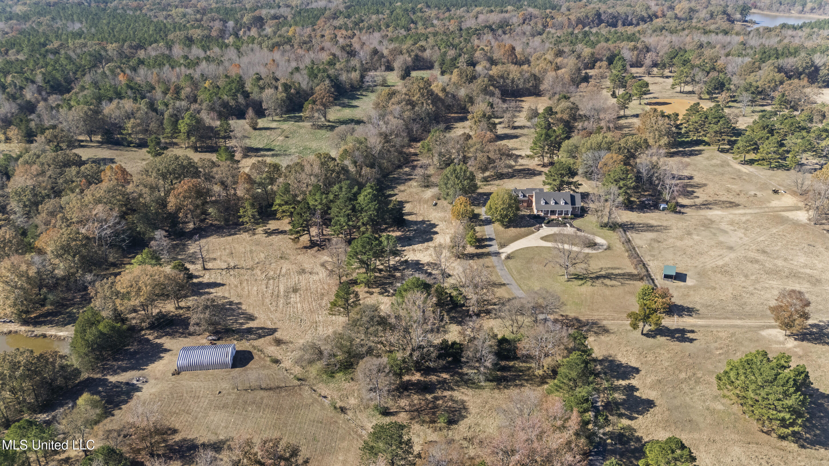 1594 Victoria Road Property Photo 39