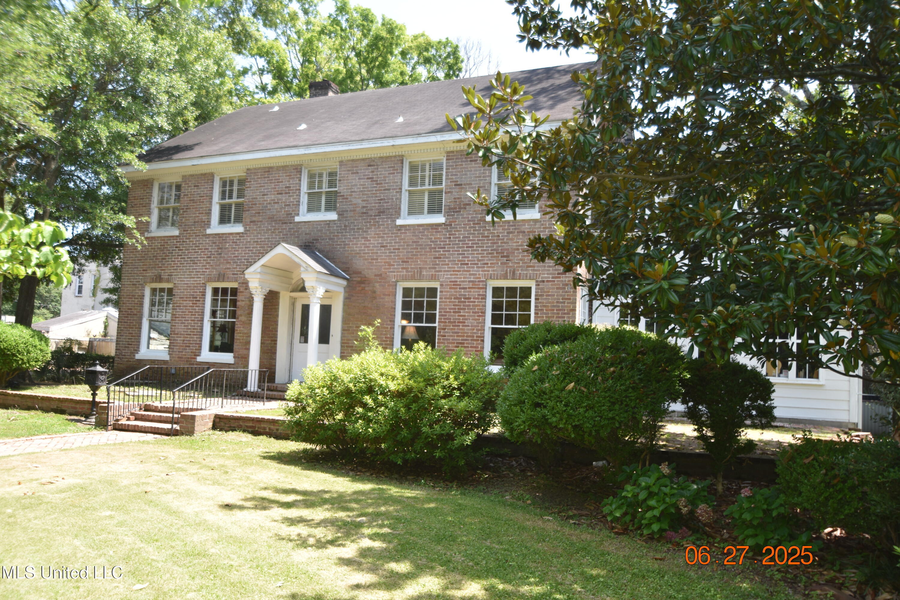 1211 River Road Property Photo 1