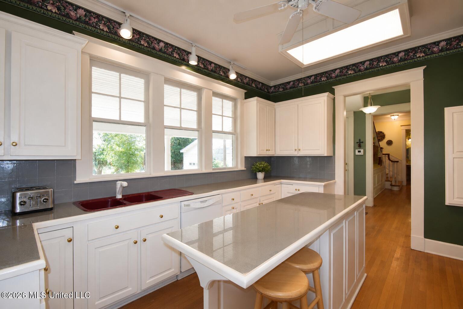 1211 River Road Property Photo 6