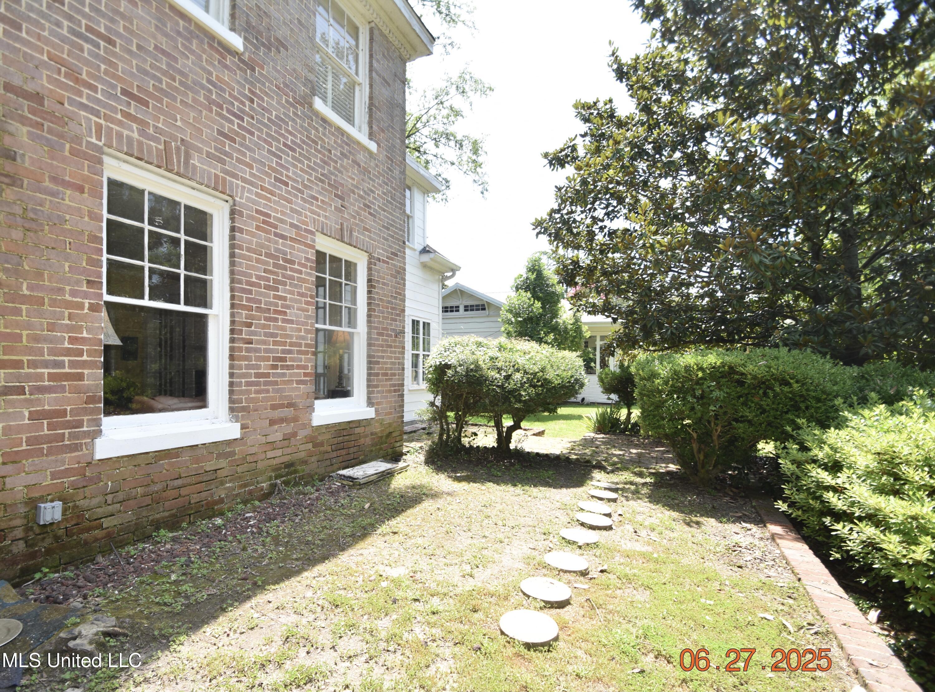 1211 River Road Property Photo 29