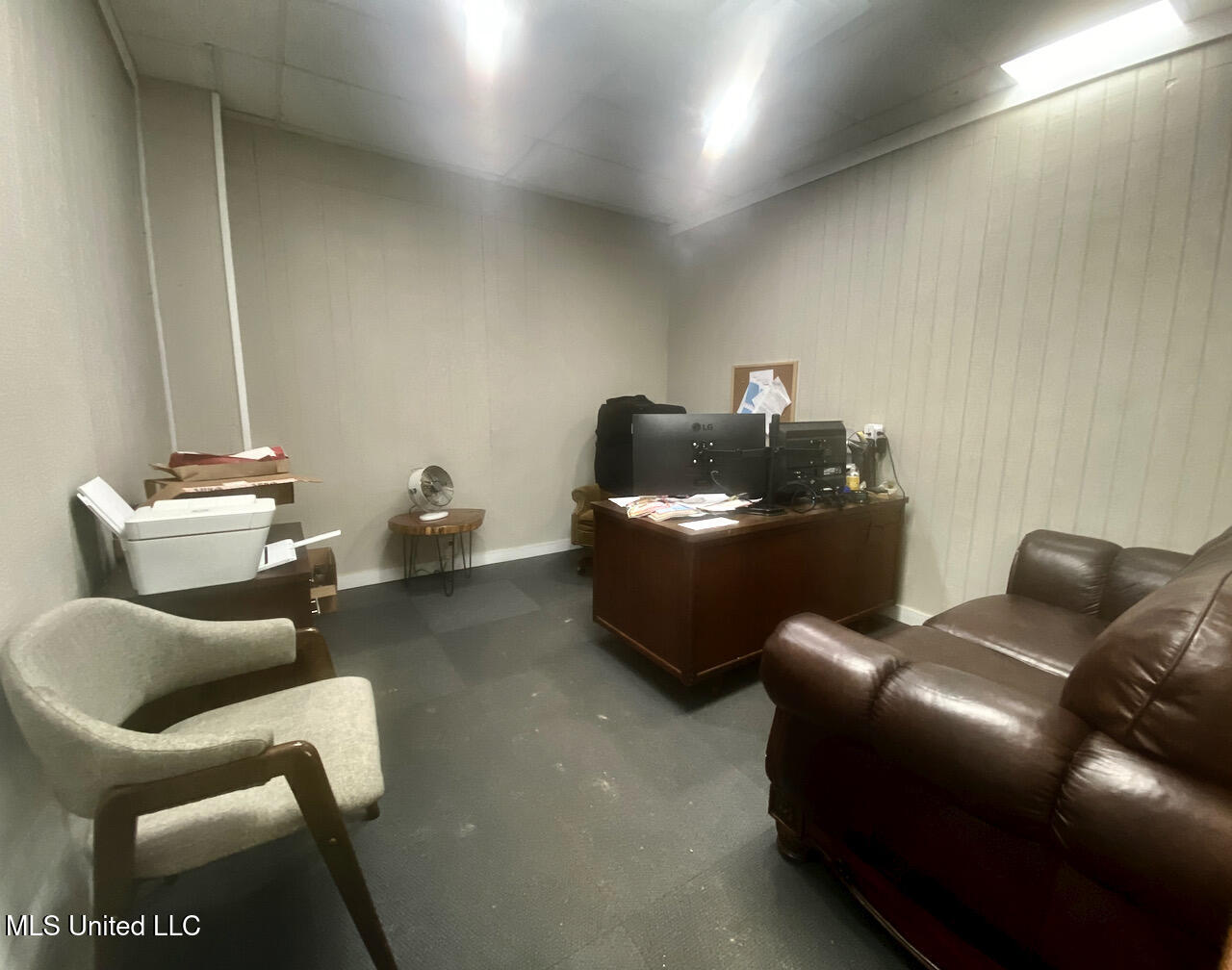 143 Winter Street Property Photo 6