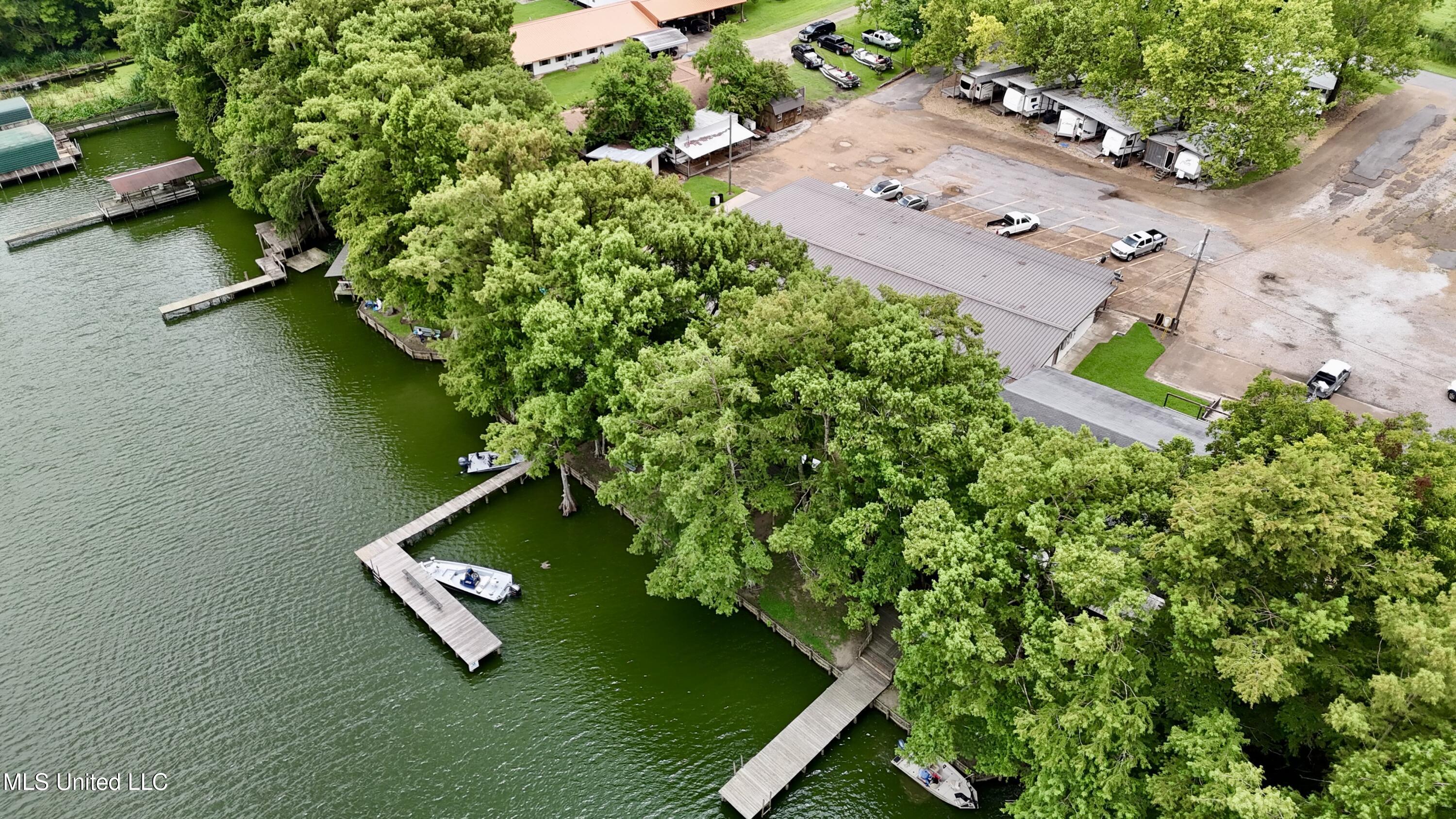 1424 Fisherman Drive Property Photo 1