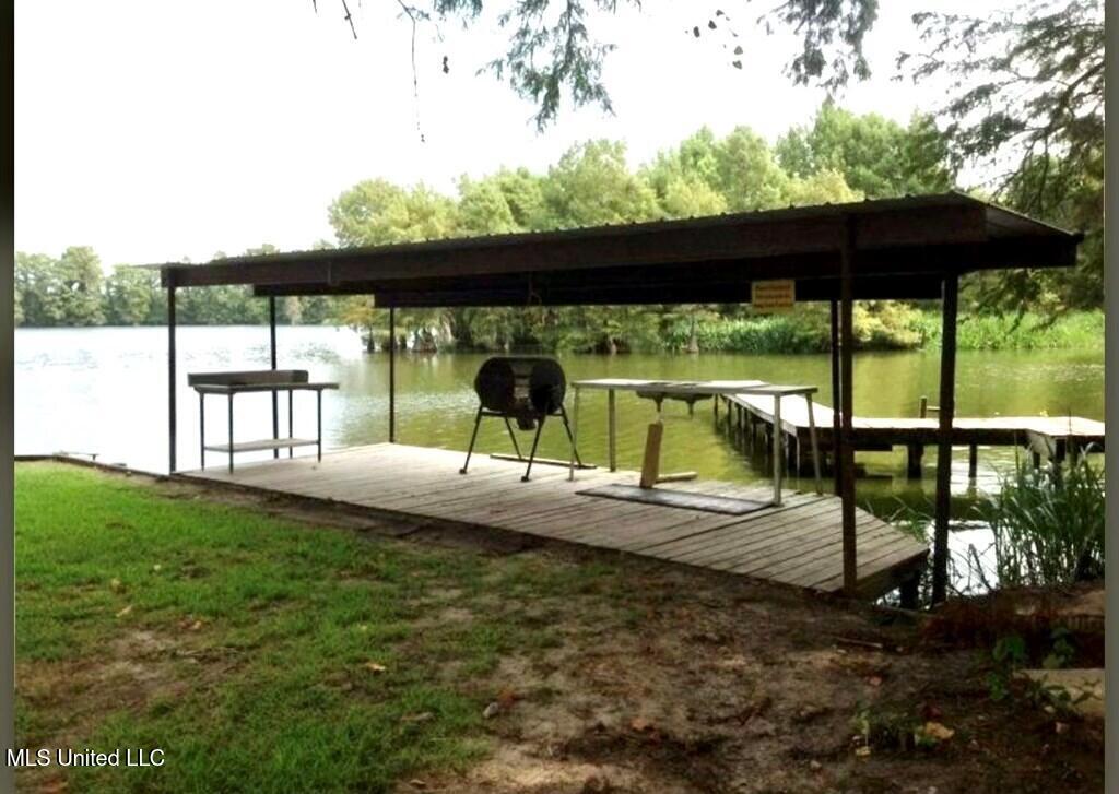1424 Fisherman Drive Property Photo 6