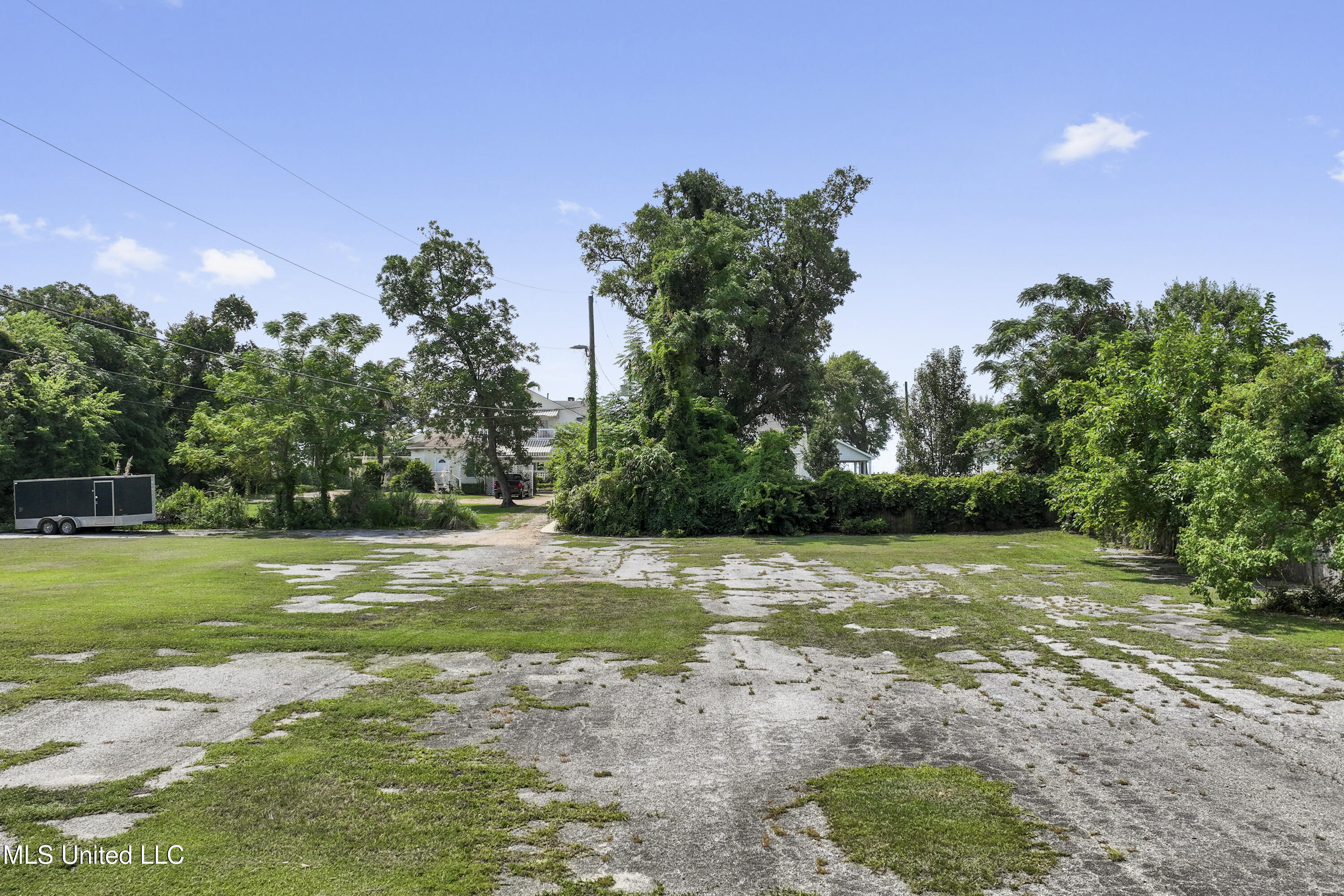 2nd Street Property Photo 3