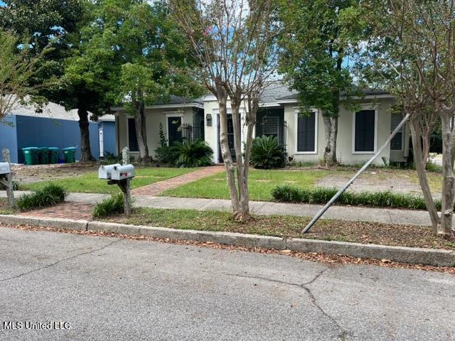 1916 2nd Street Property Photo