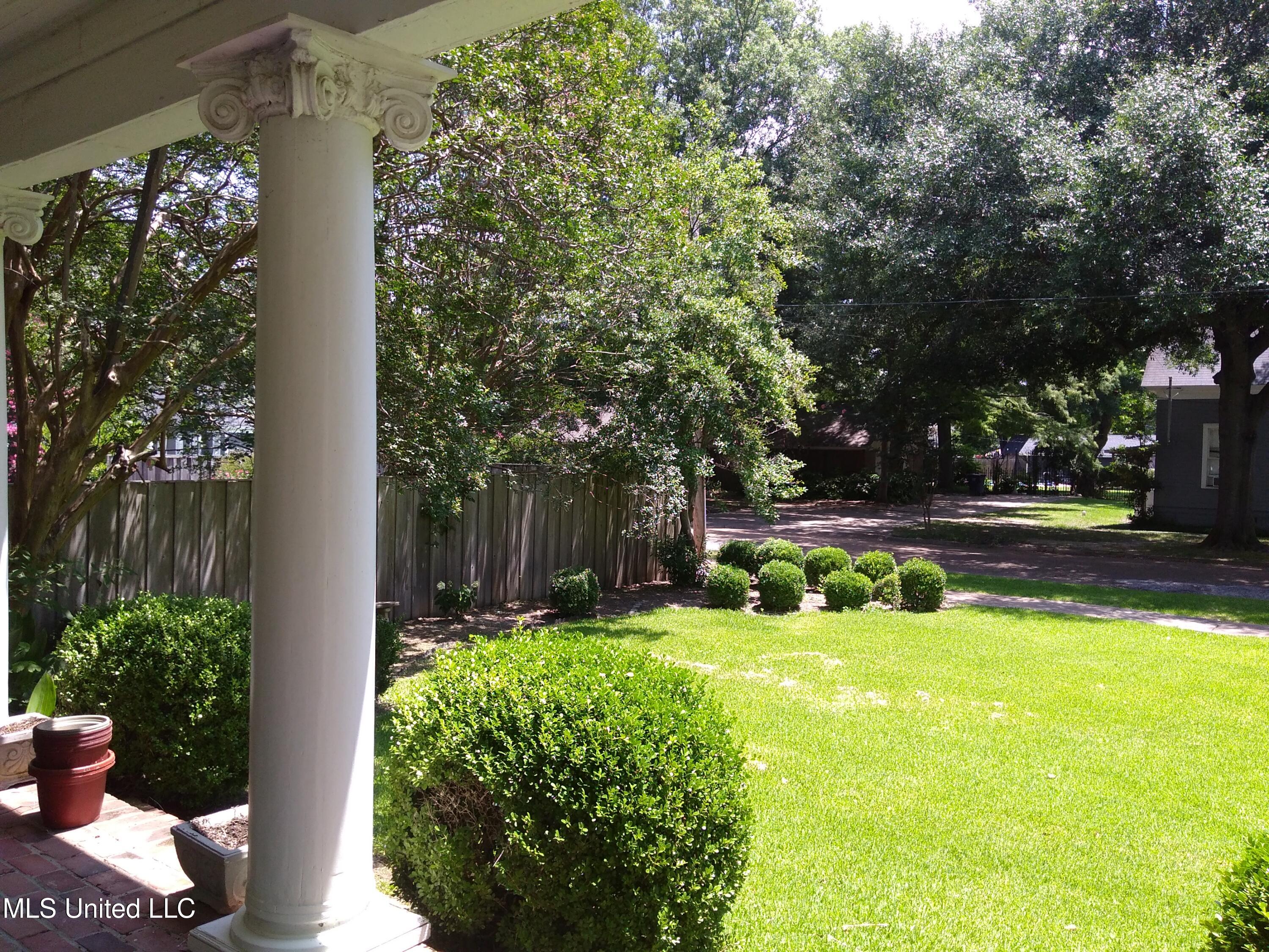 207 E Percy Street Property Photo 7