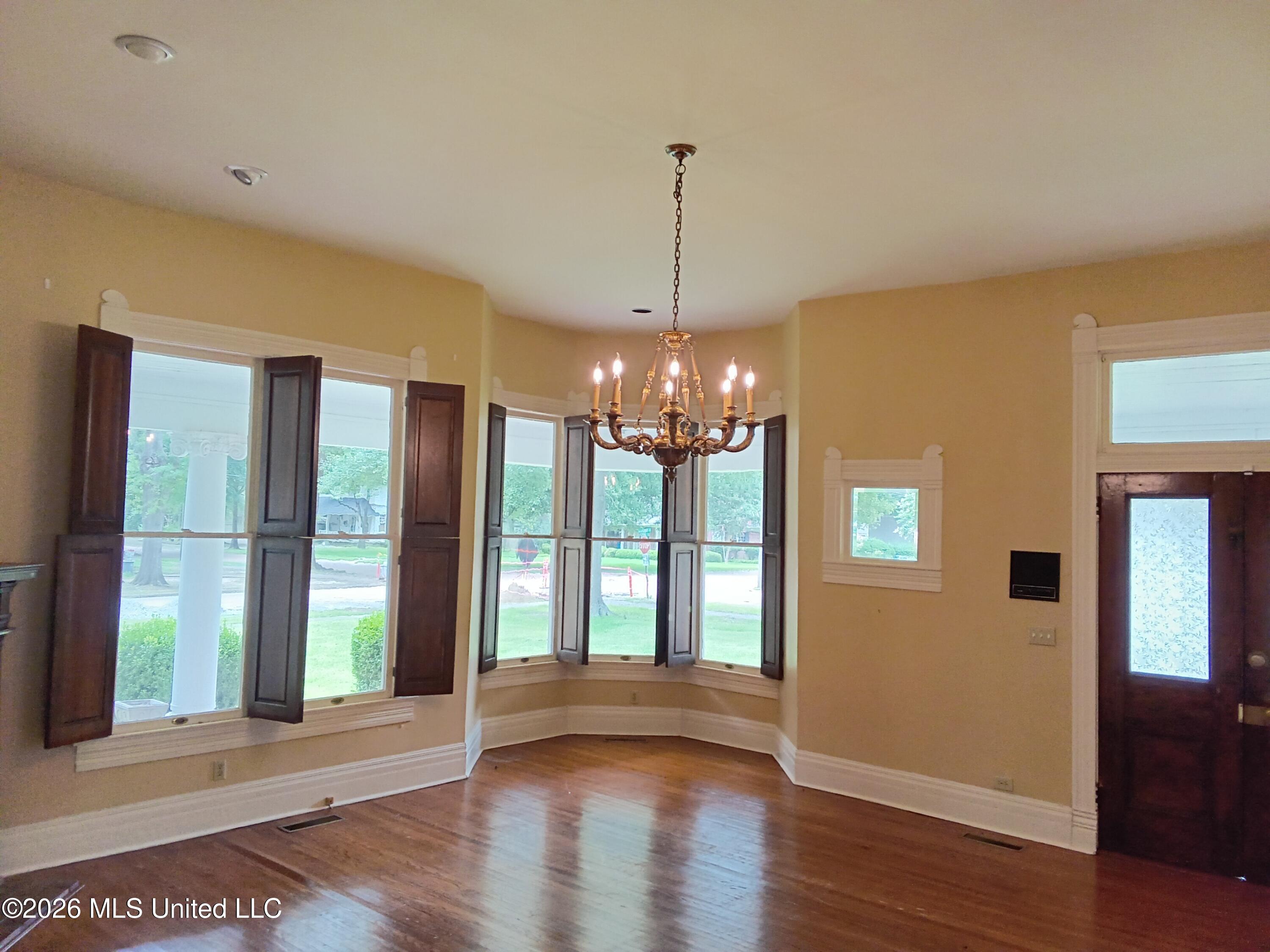 207 E Percy Street Property Photo 13