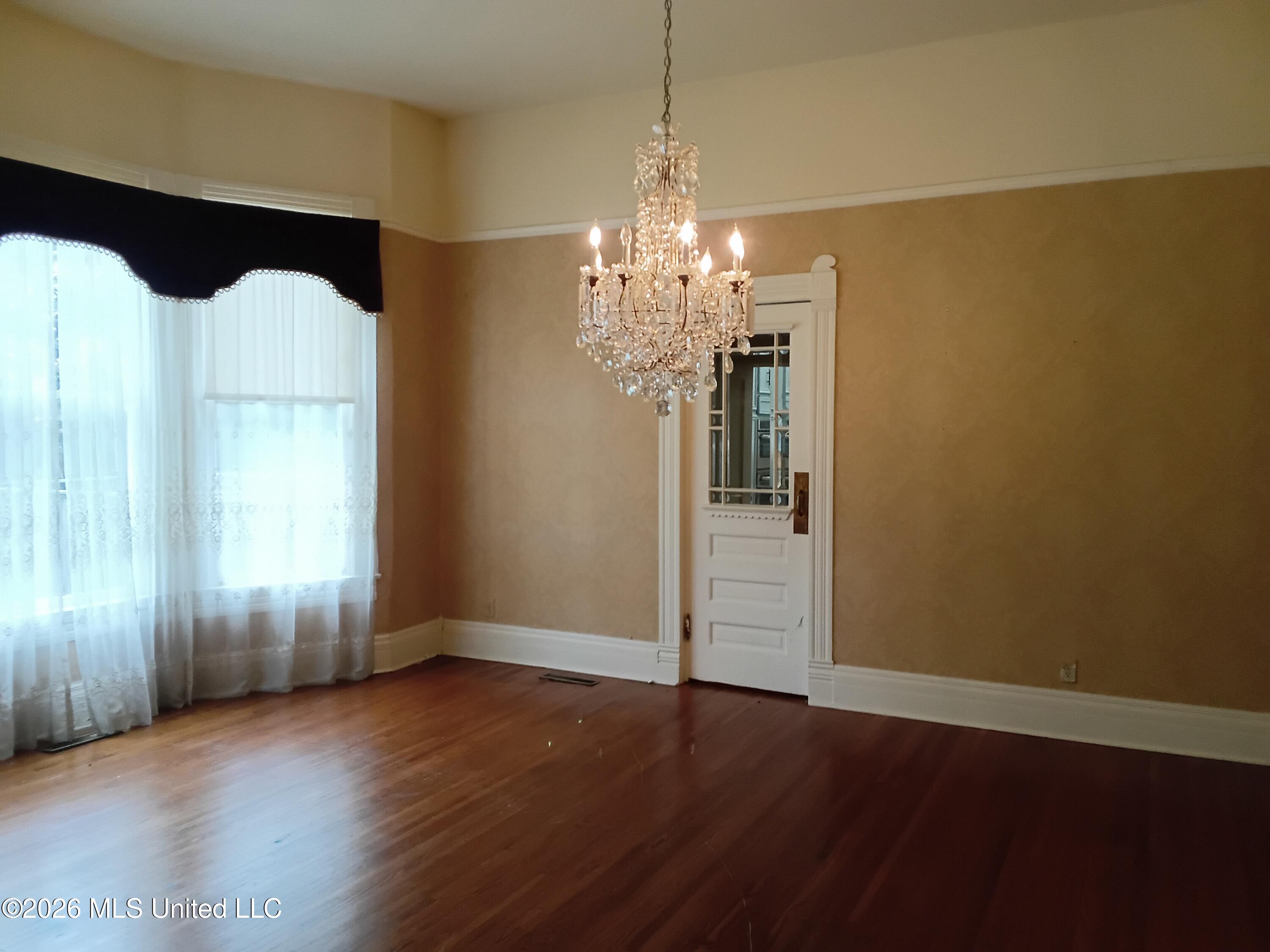 207 E Percy Street Property Photo 15