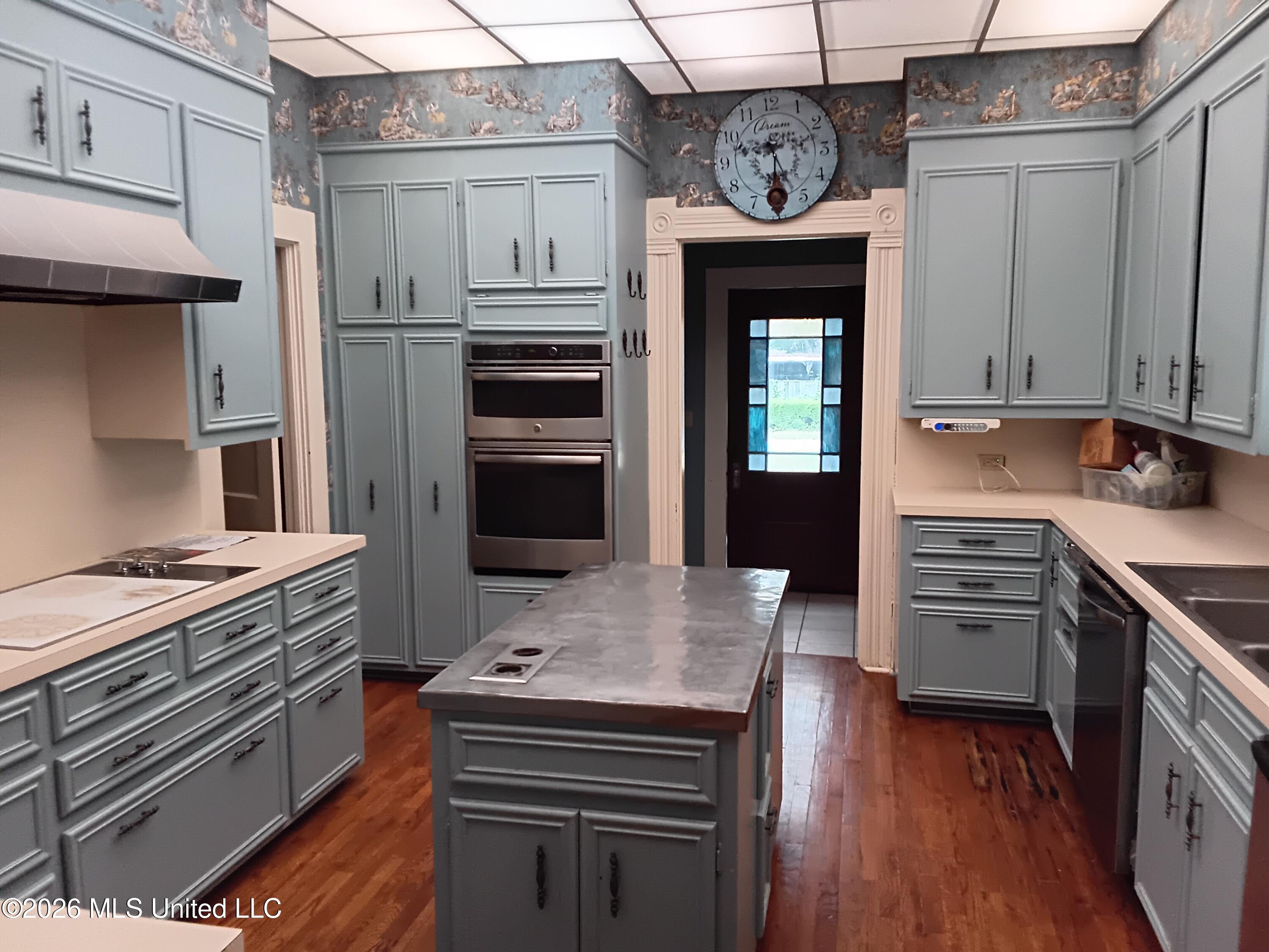 207 E Percy Street Property Photo 19