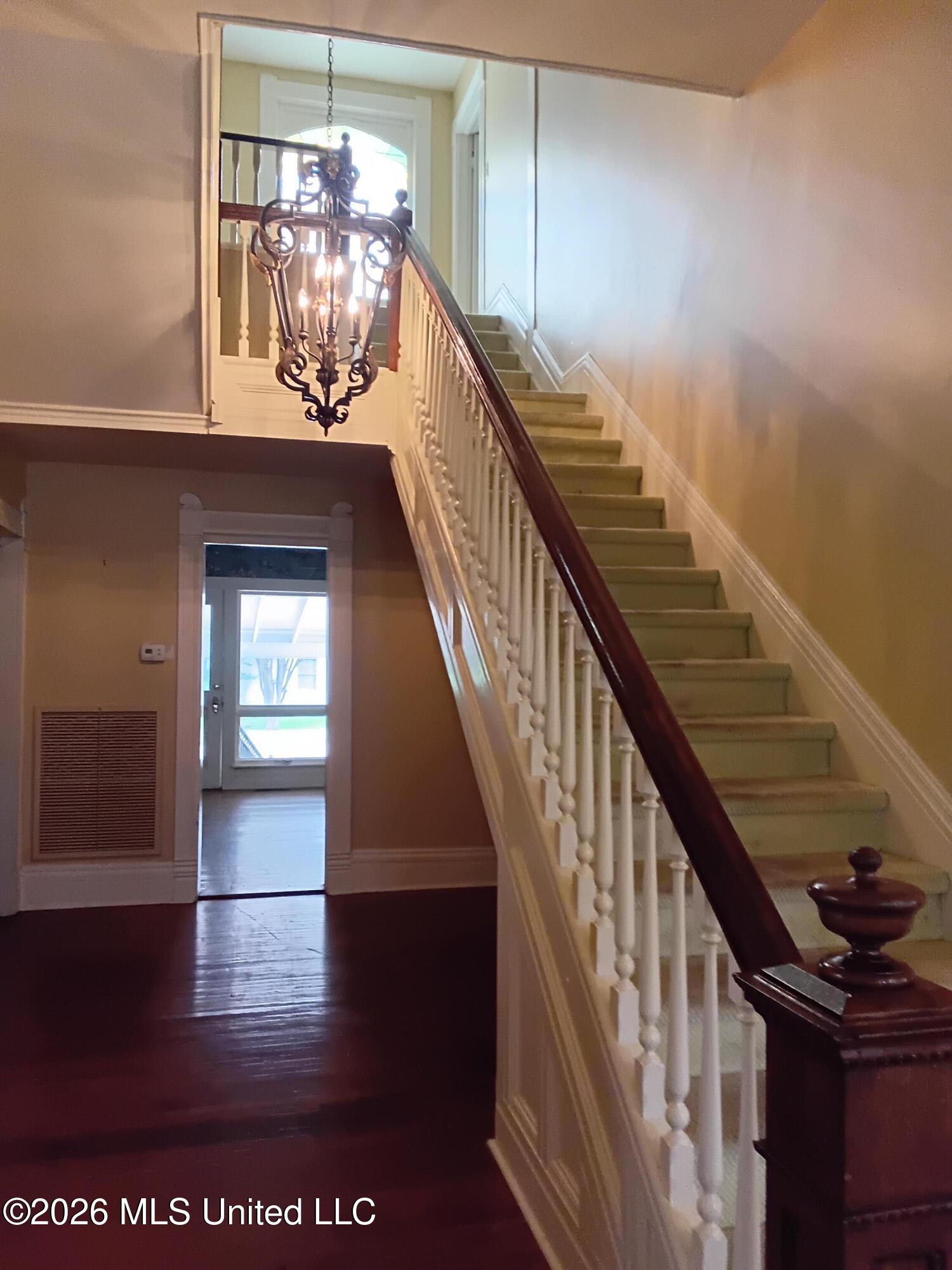207 E Percy Street Property Photo 25
