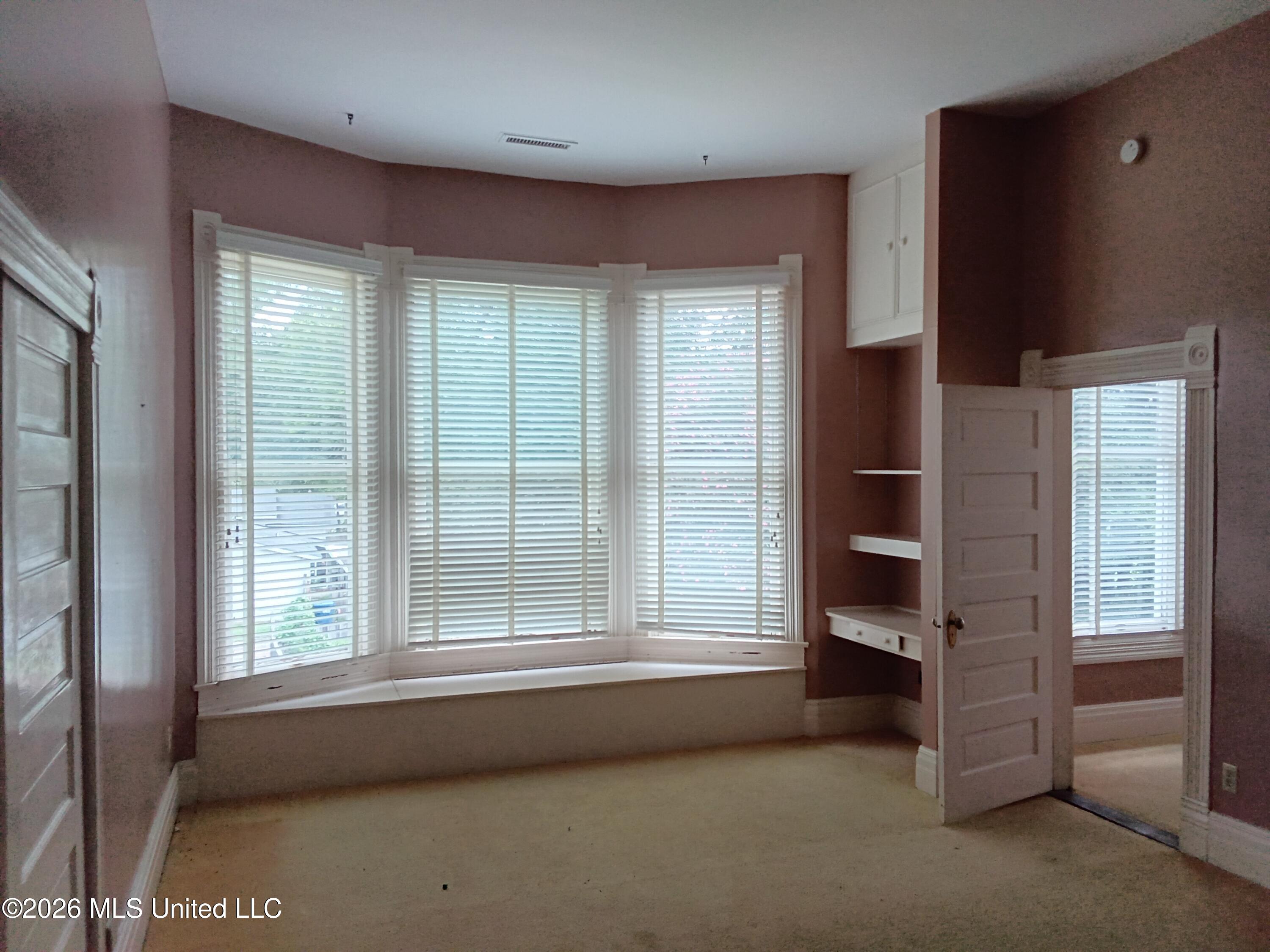 207 E Percy Street Property Photo 30