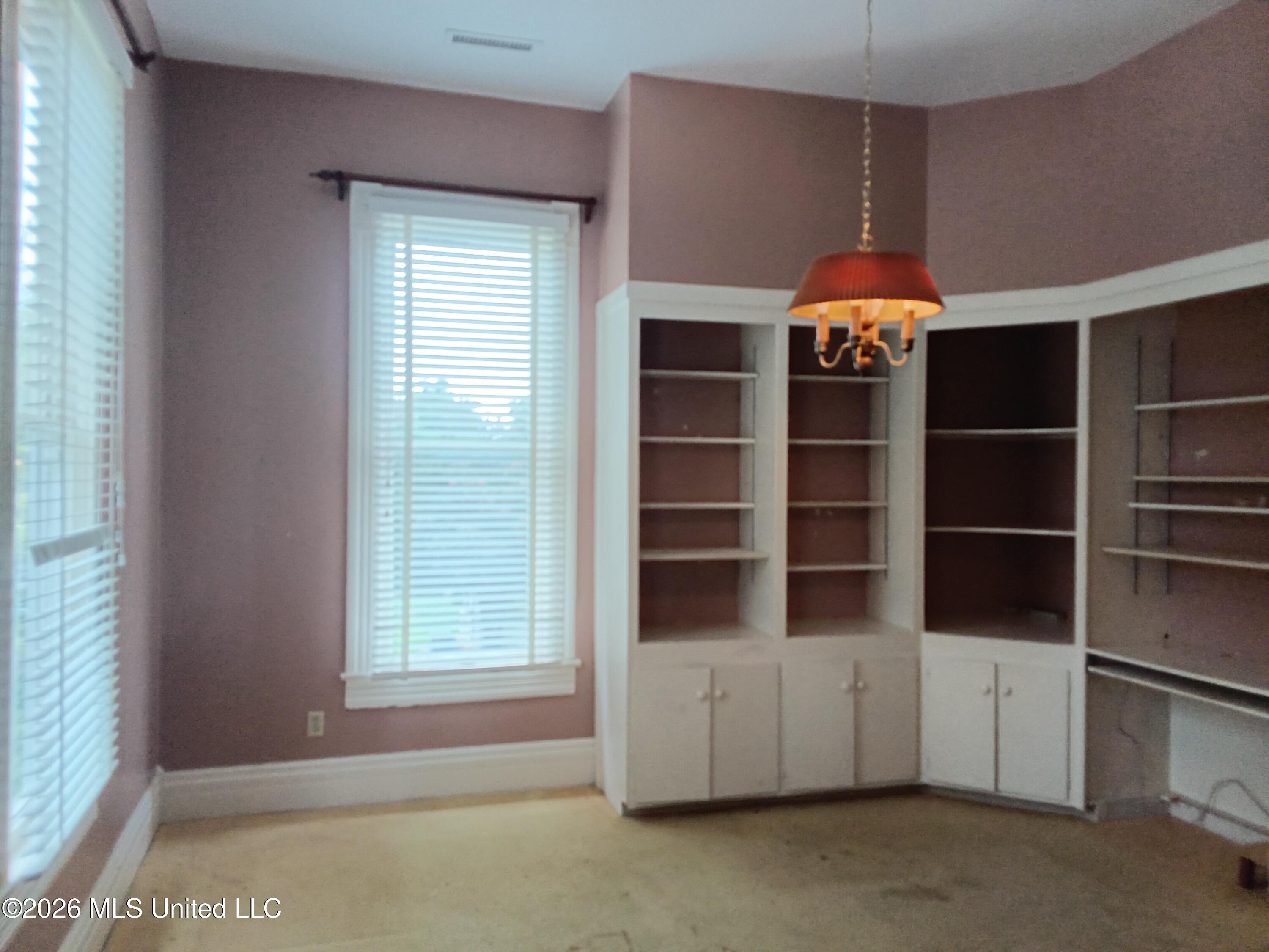 207 E Percy Street Property Photo 31