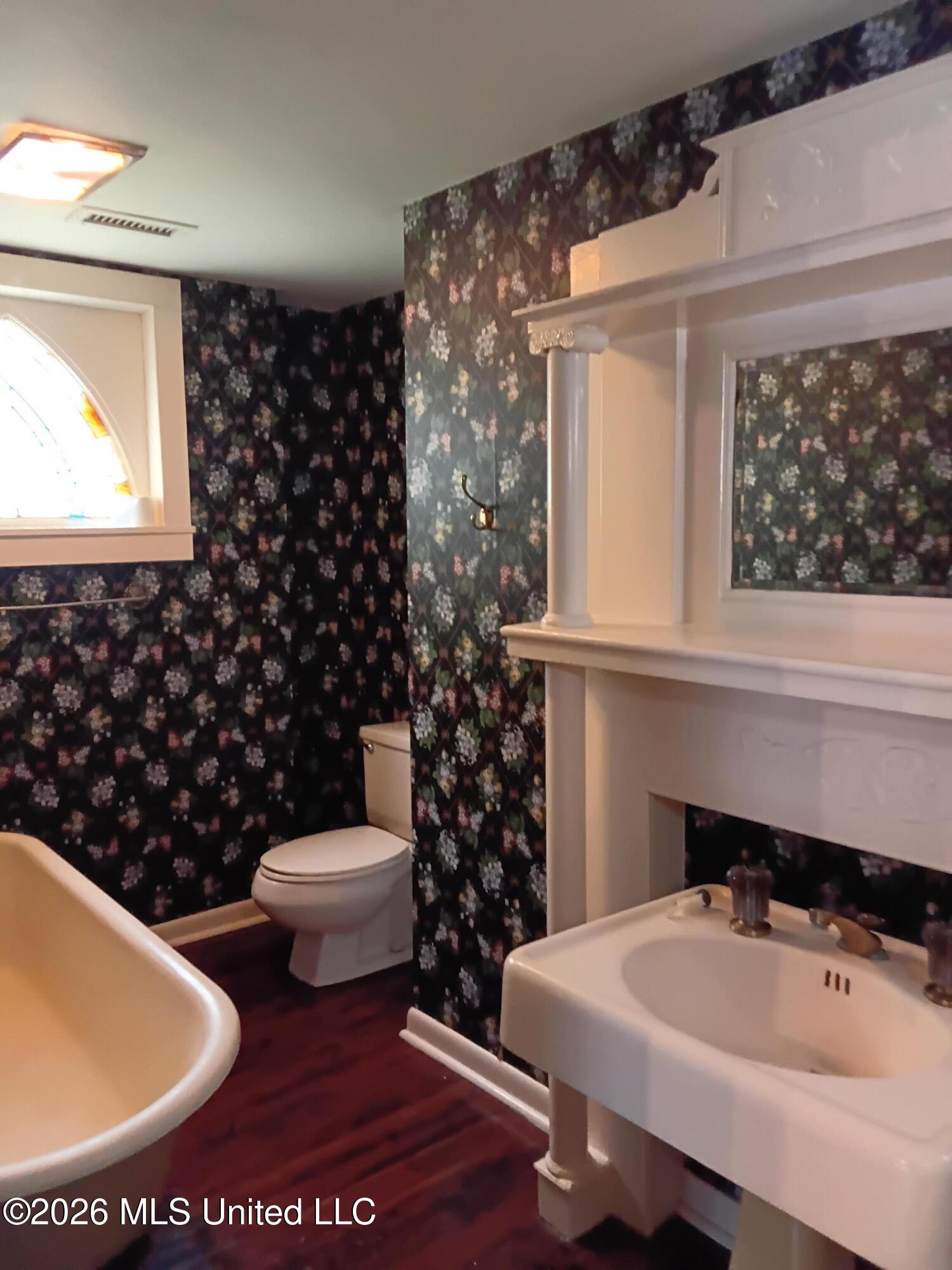 207 E Percy Street Property Photo 33