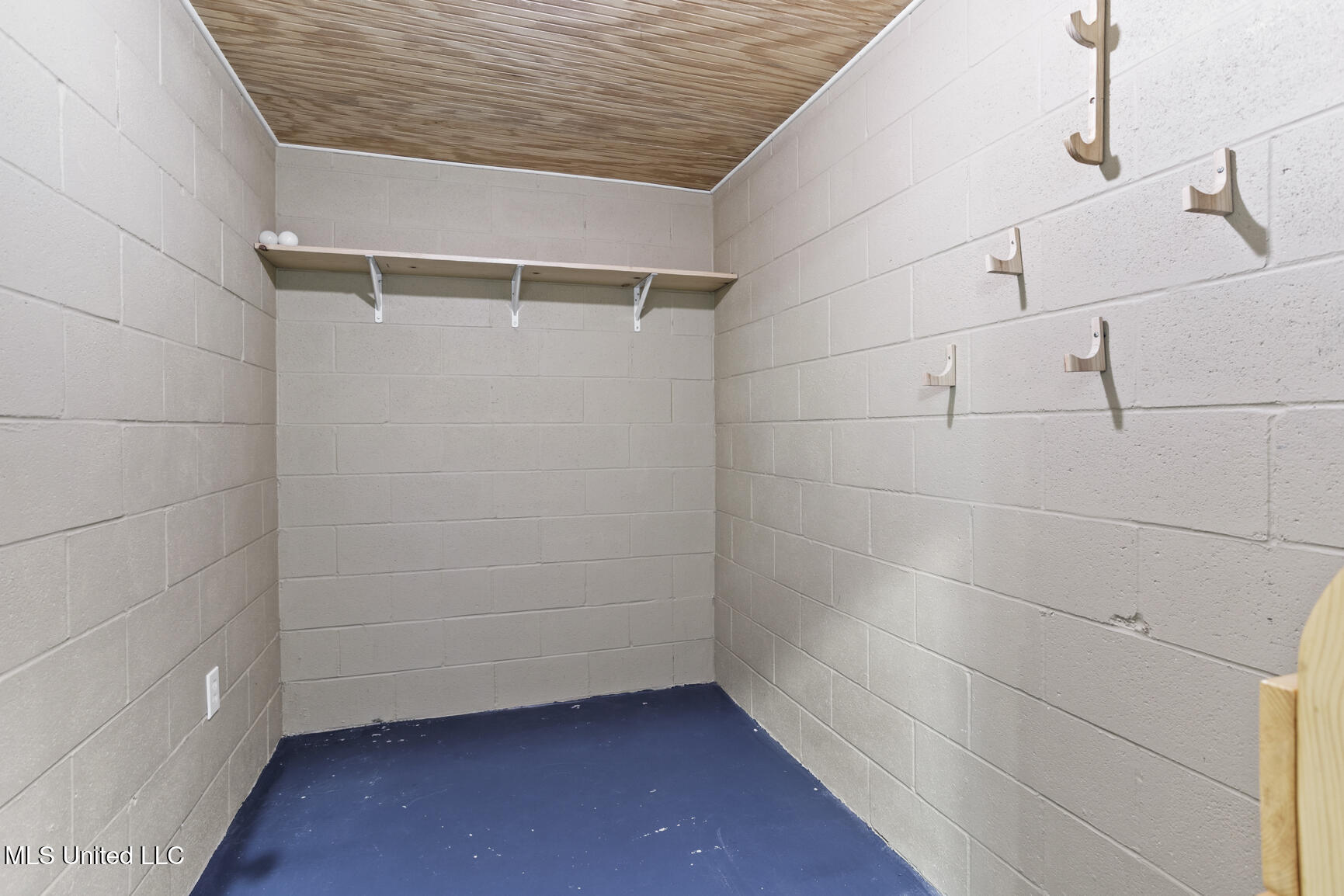 191 N Brandon Boulevard Property Photo 33