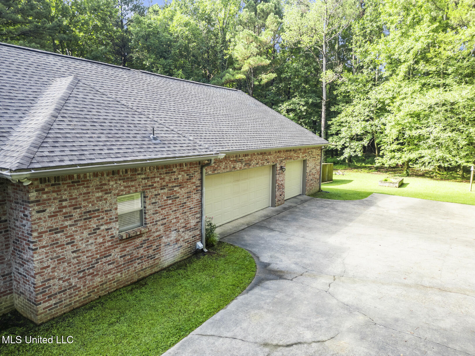 191 N Brandon Boulevard Property Photo 58