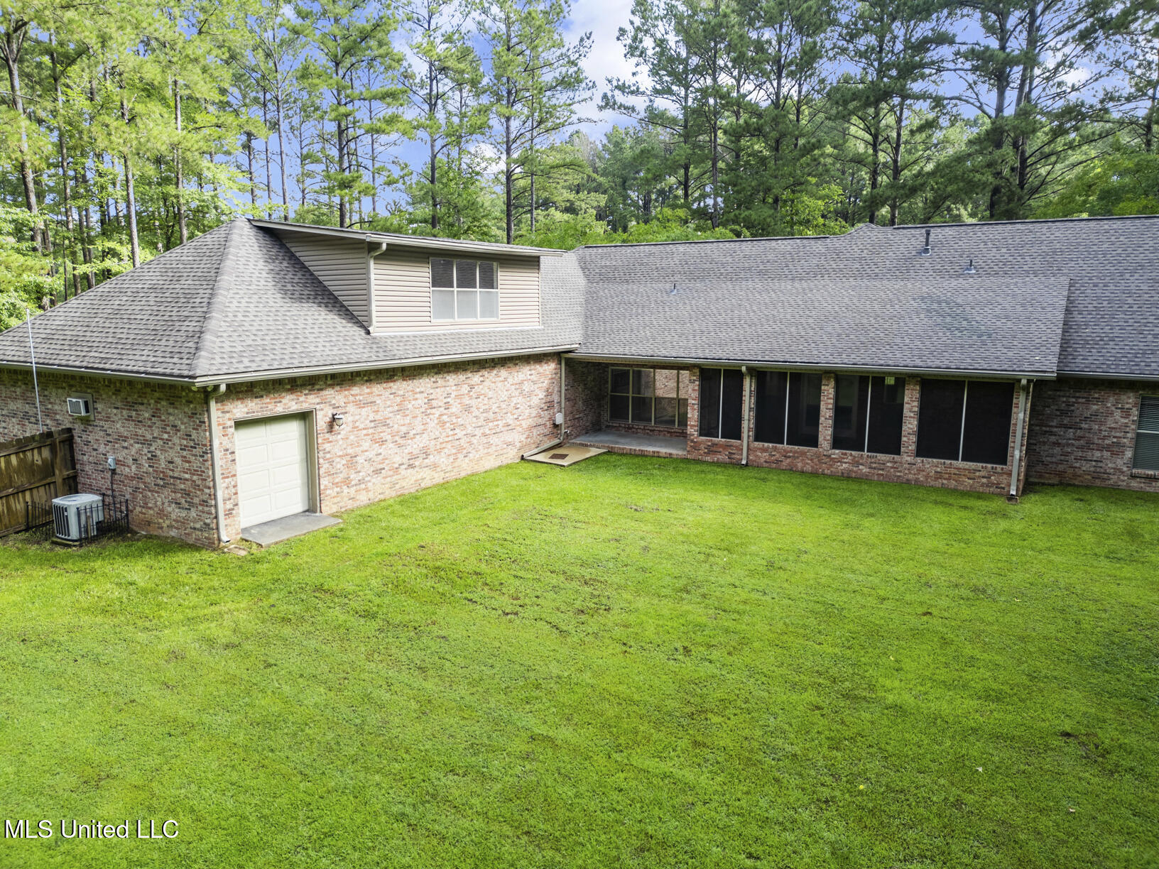 191 N Brandon Boulevard Property Photo 60