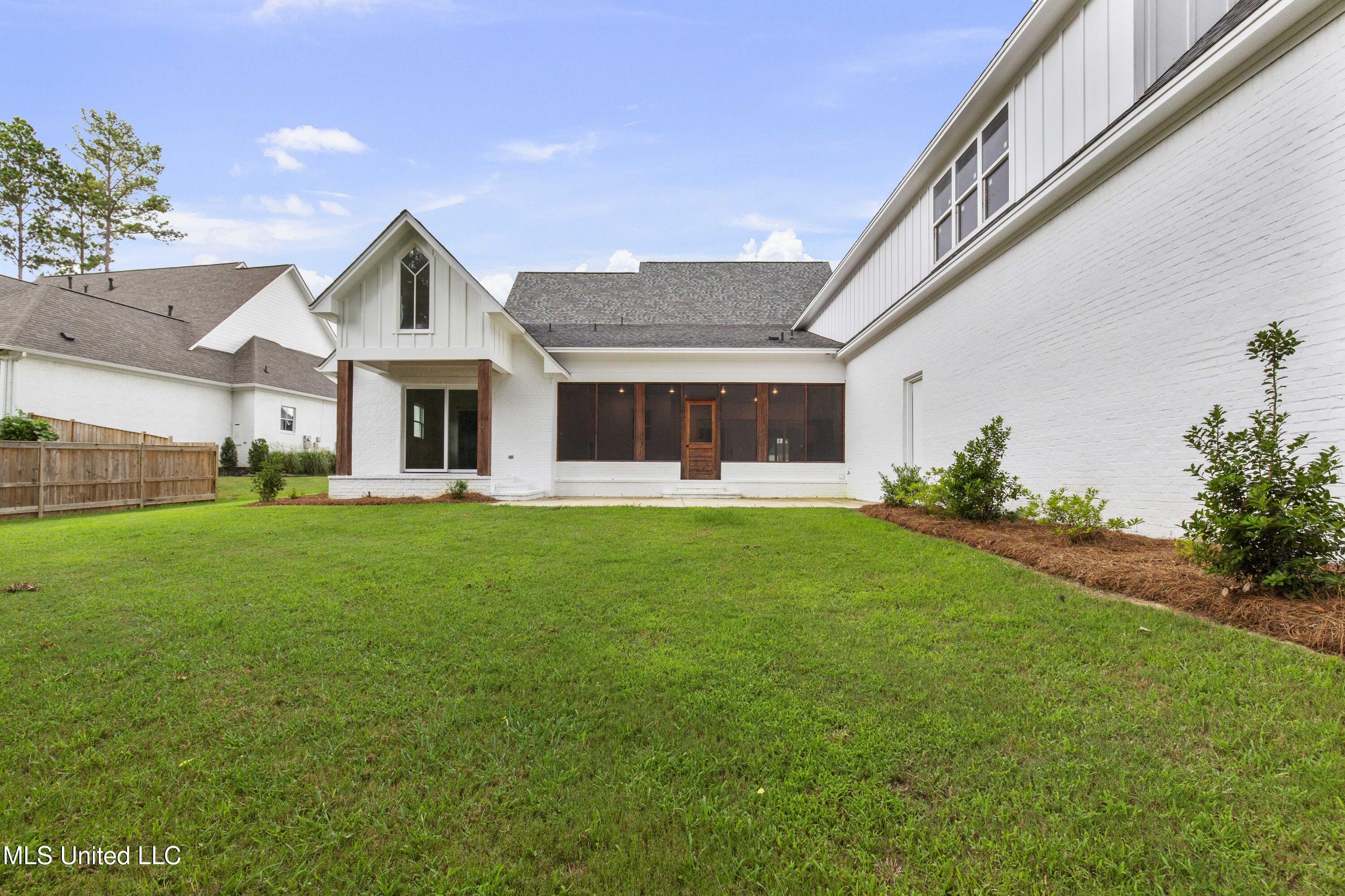 104 Westlake Circle West Property Photo 64