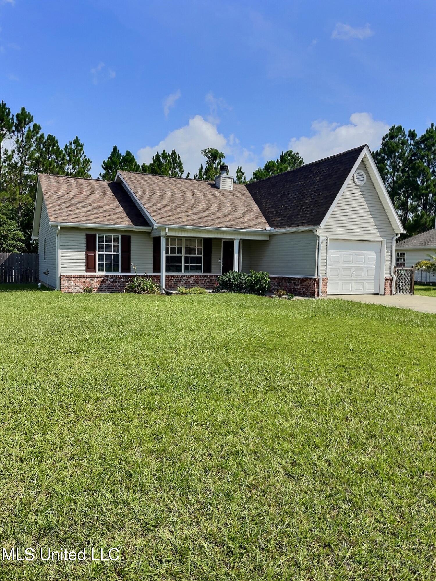 8617 Pinoak Lane Property Photo 1