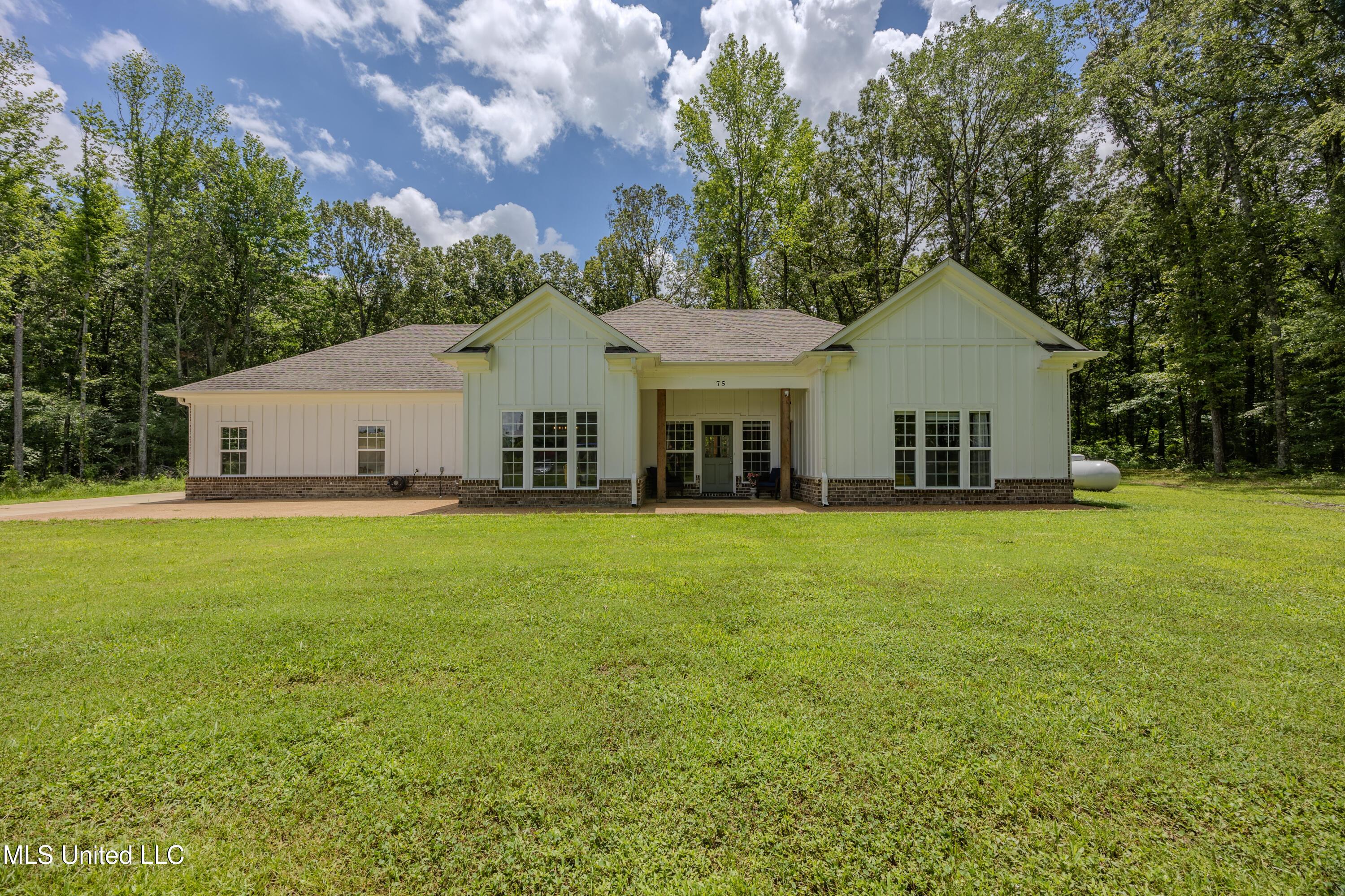 75 Dry Field Cove Property Photo 1