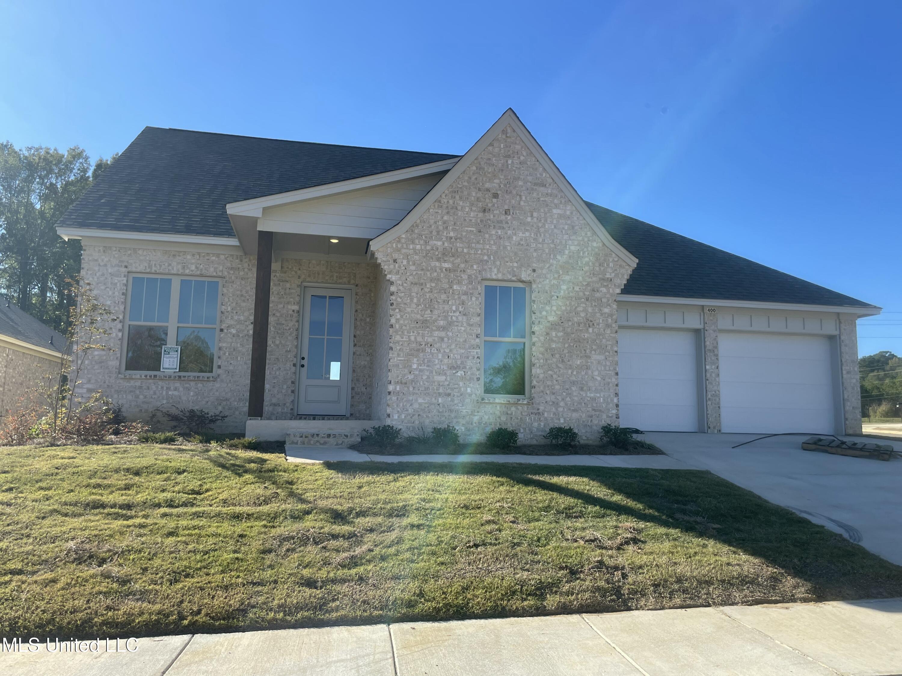 400 Hyde Park Cove Property Photo 1