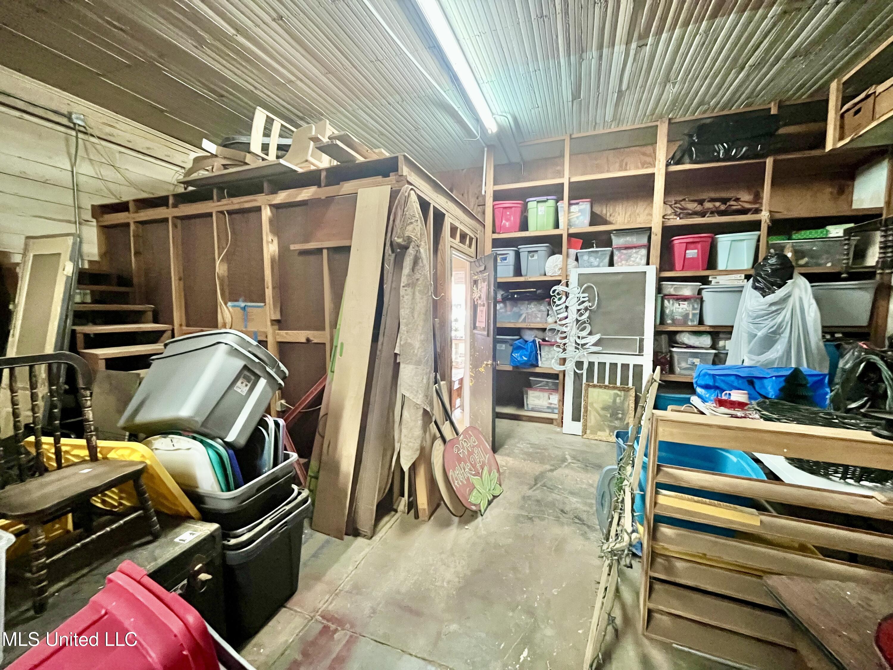 216 E Marion Avenue Property Photo 31