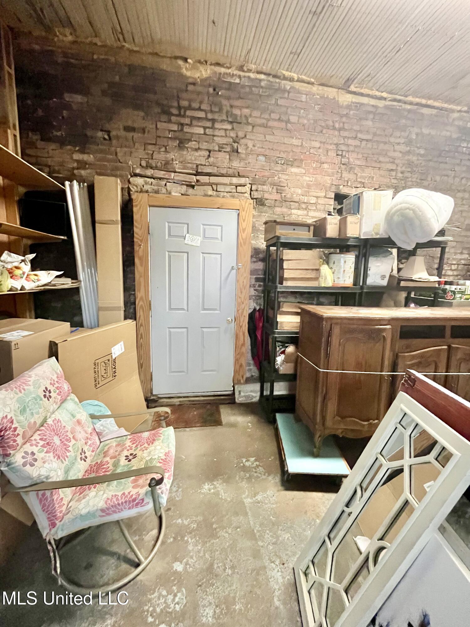 216 E Marion Avenue Property Photo 35