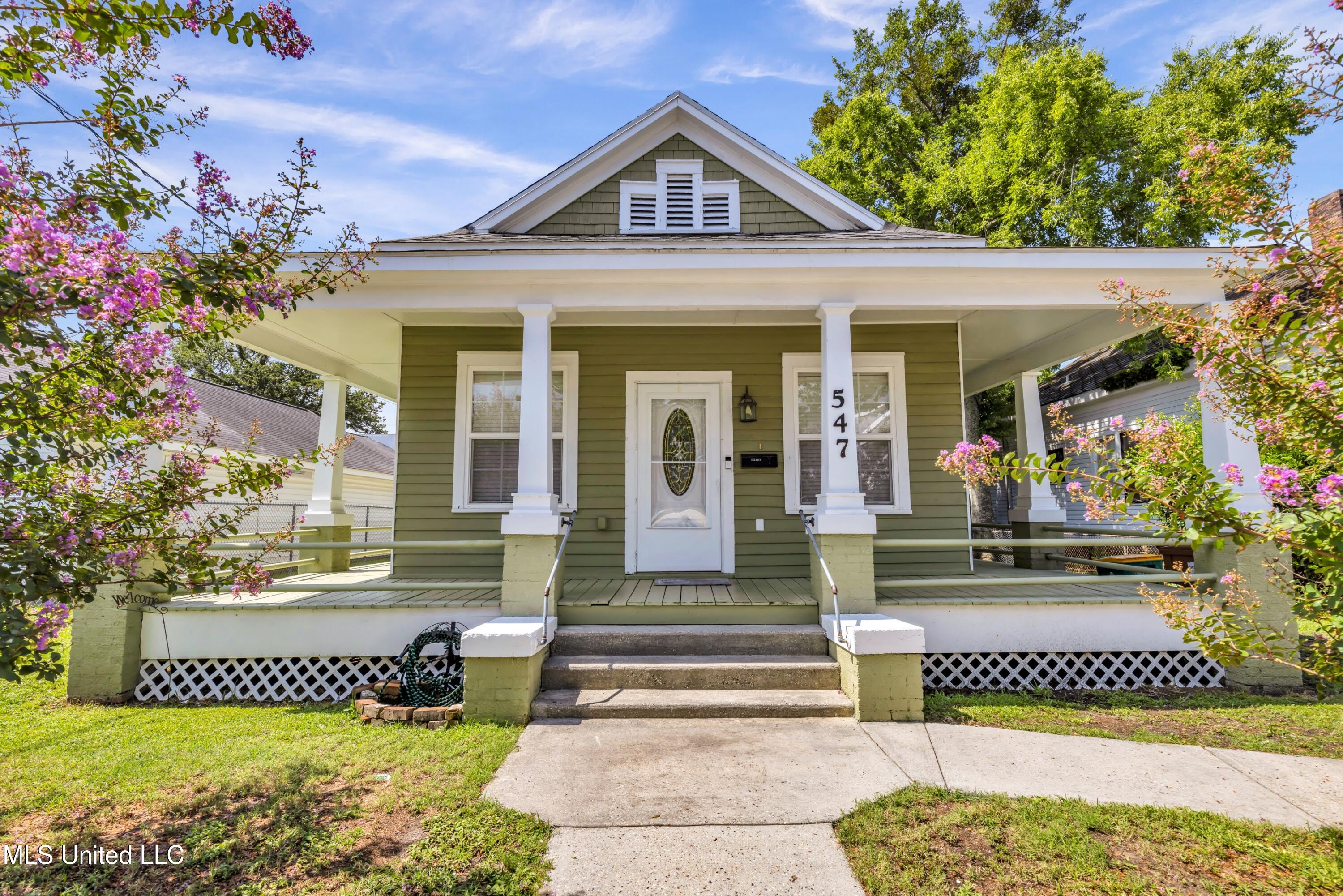 547 Howard Avenue Property Photo 1