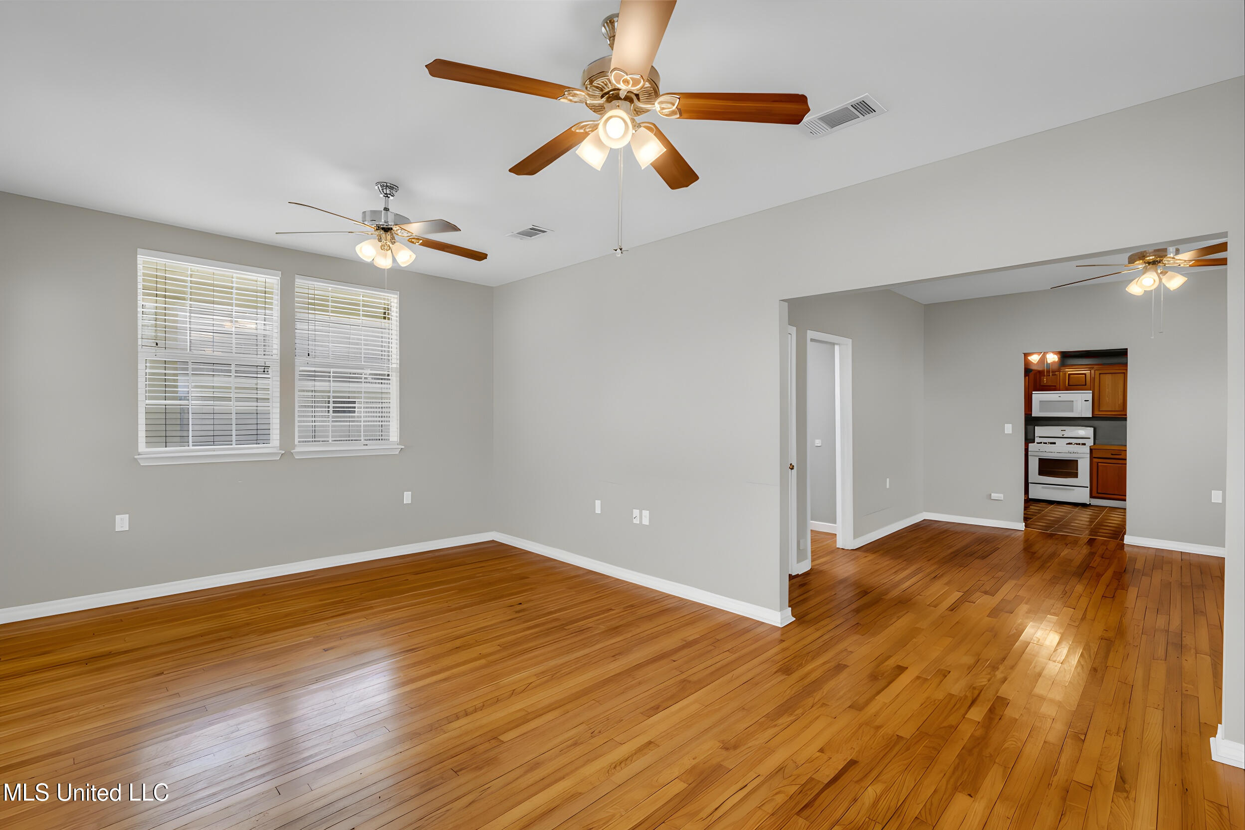 547 Howard Avenue Property Photo 9