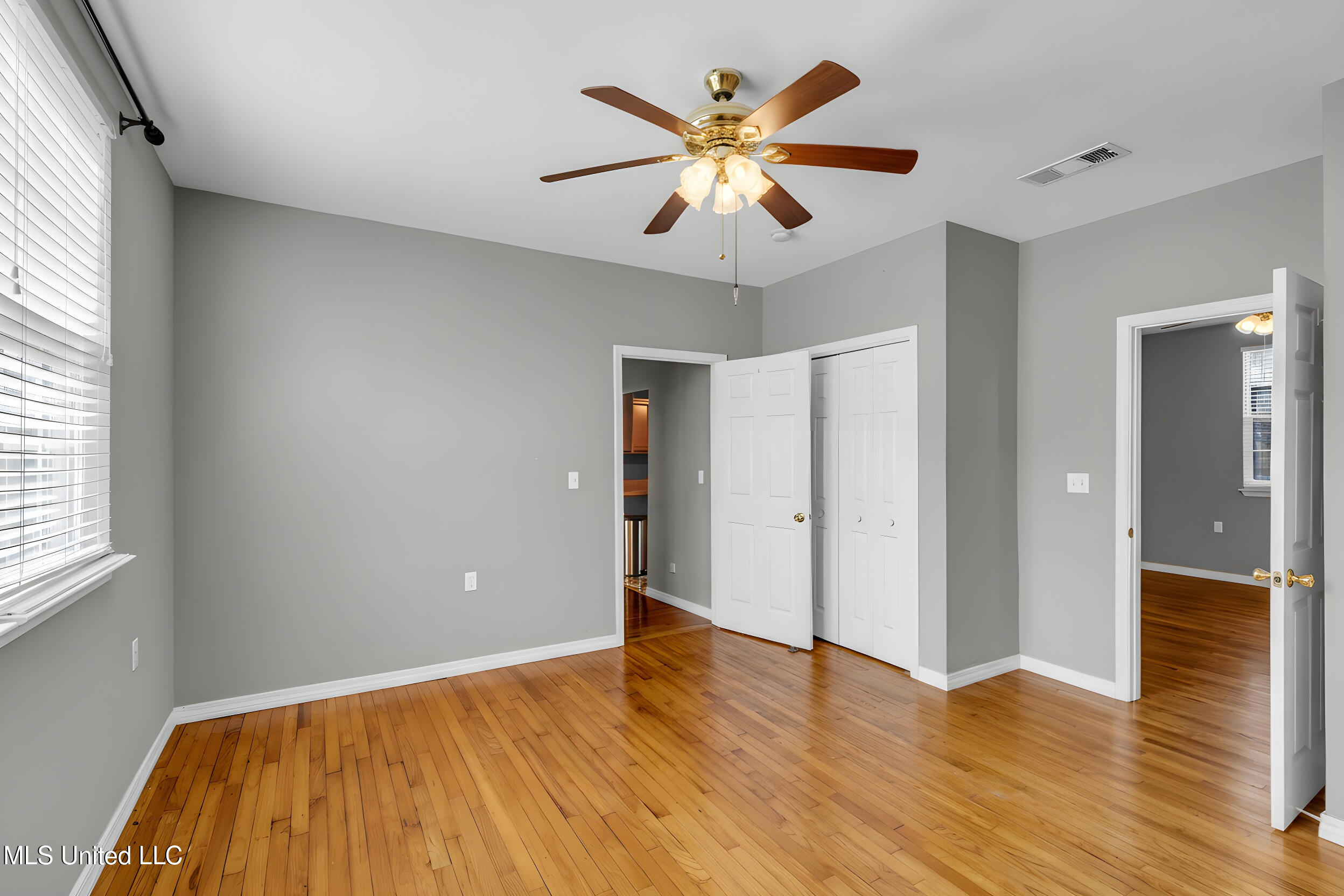 547 Howard Avenue Property Photo 12