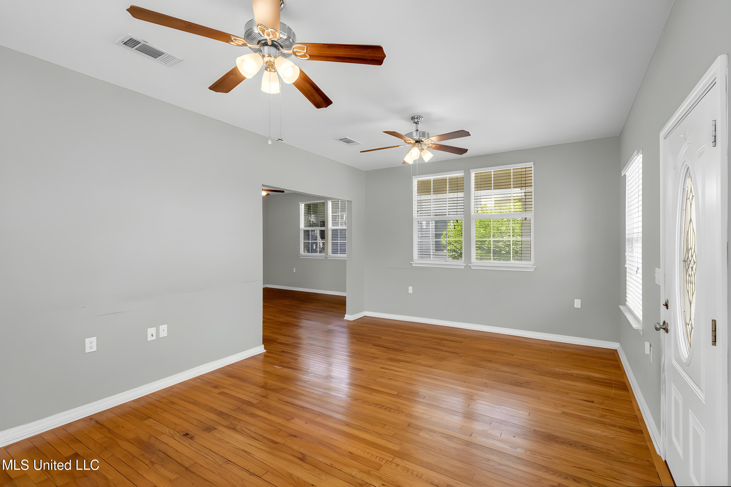 547 Howard Avenue Property Photo 18