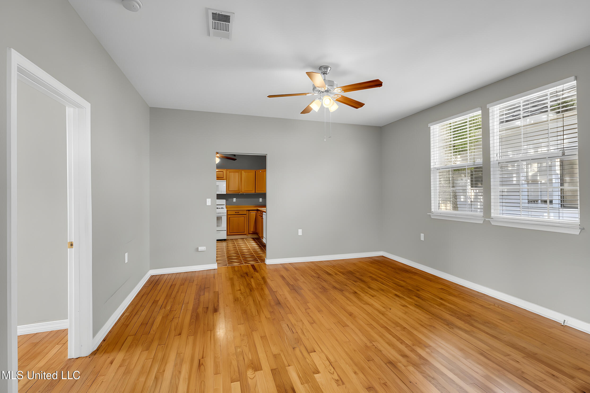 547 Howard Avenue Property Photo 19