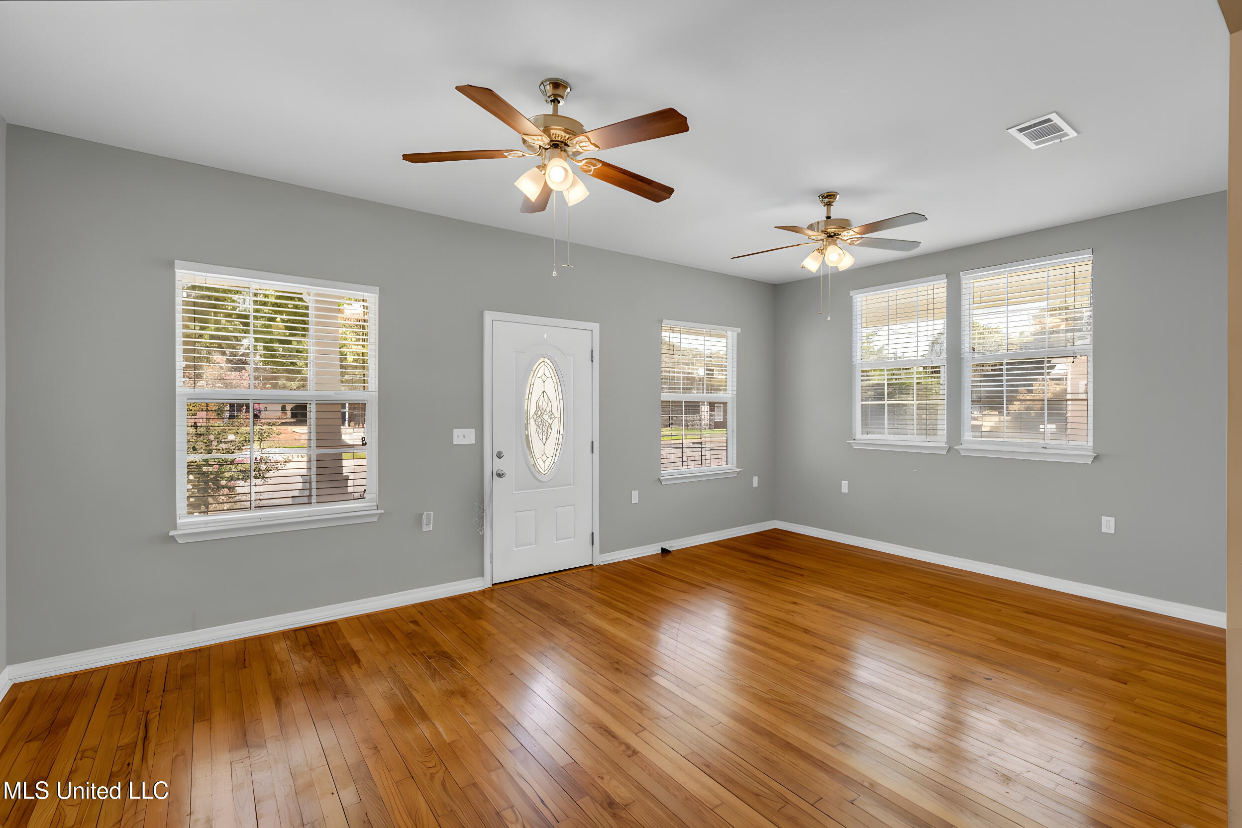 547 Howard Avenue Property Photo 20